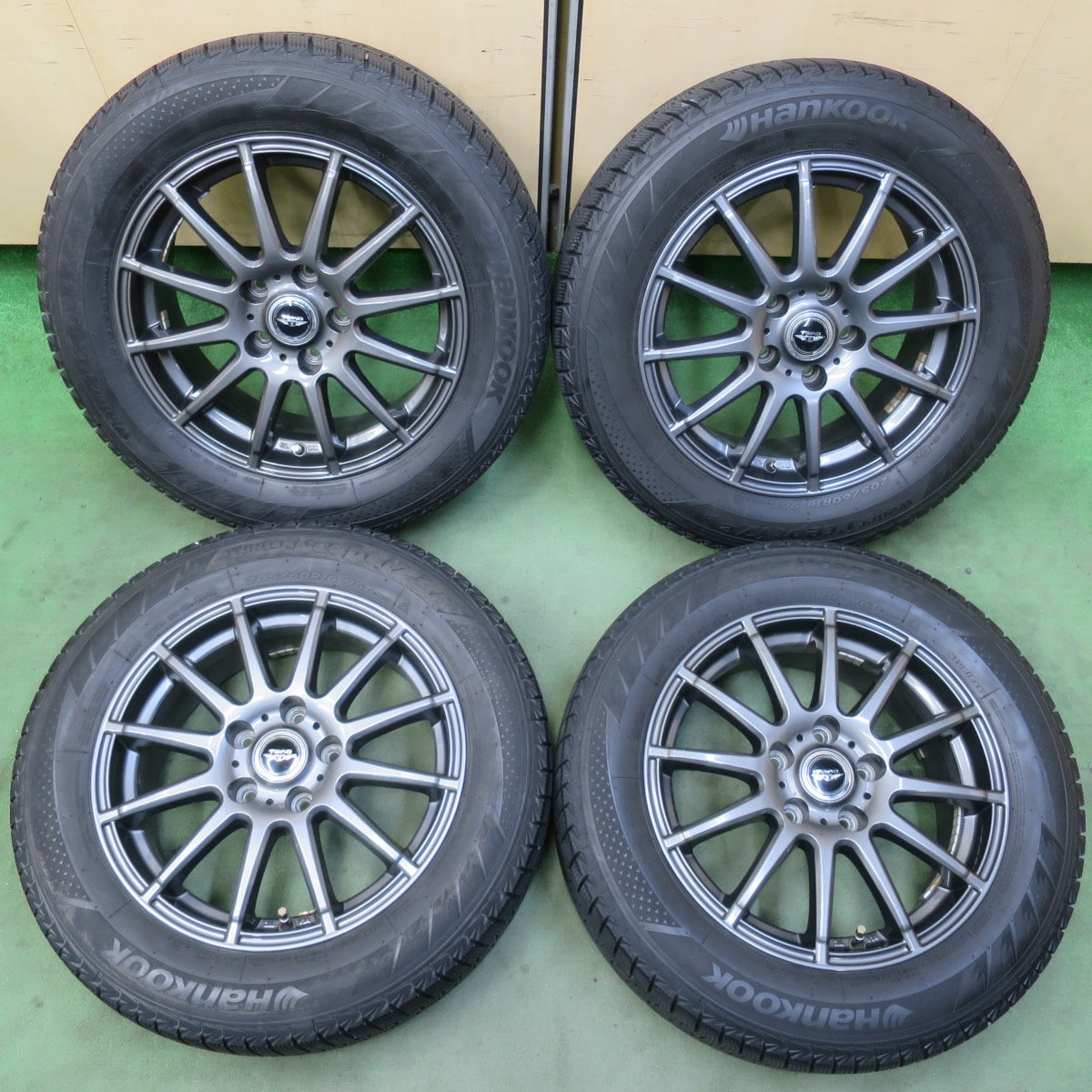 バリ溝！キレイ！9分★スタッドレス 205/60R16 ハンコック ウインター アイセプト IZ 2A TEAD テッド 16インチ PCD114.3/5H★6050520イス