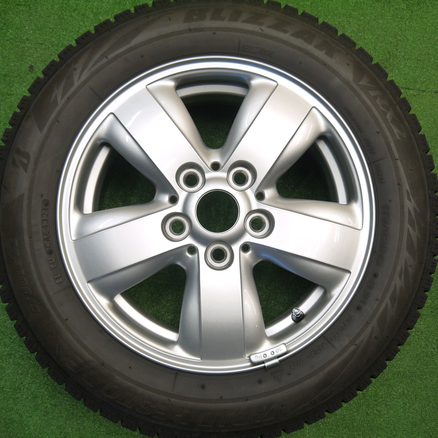 キレイ！21年★MINI F56 ミニ クーパー 純正 175/65R15 スタッドレス ブリヂストン ブリザック VRX2 15インチ PCD112/5H★5102402Hス