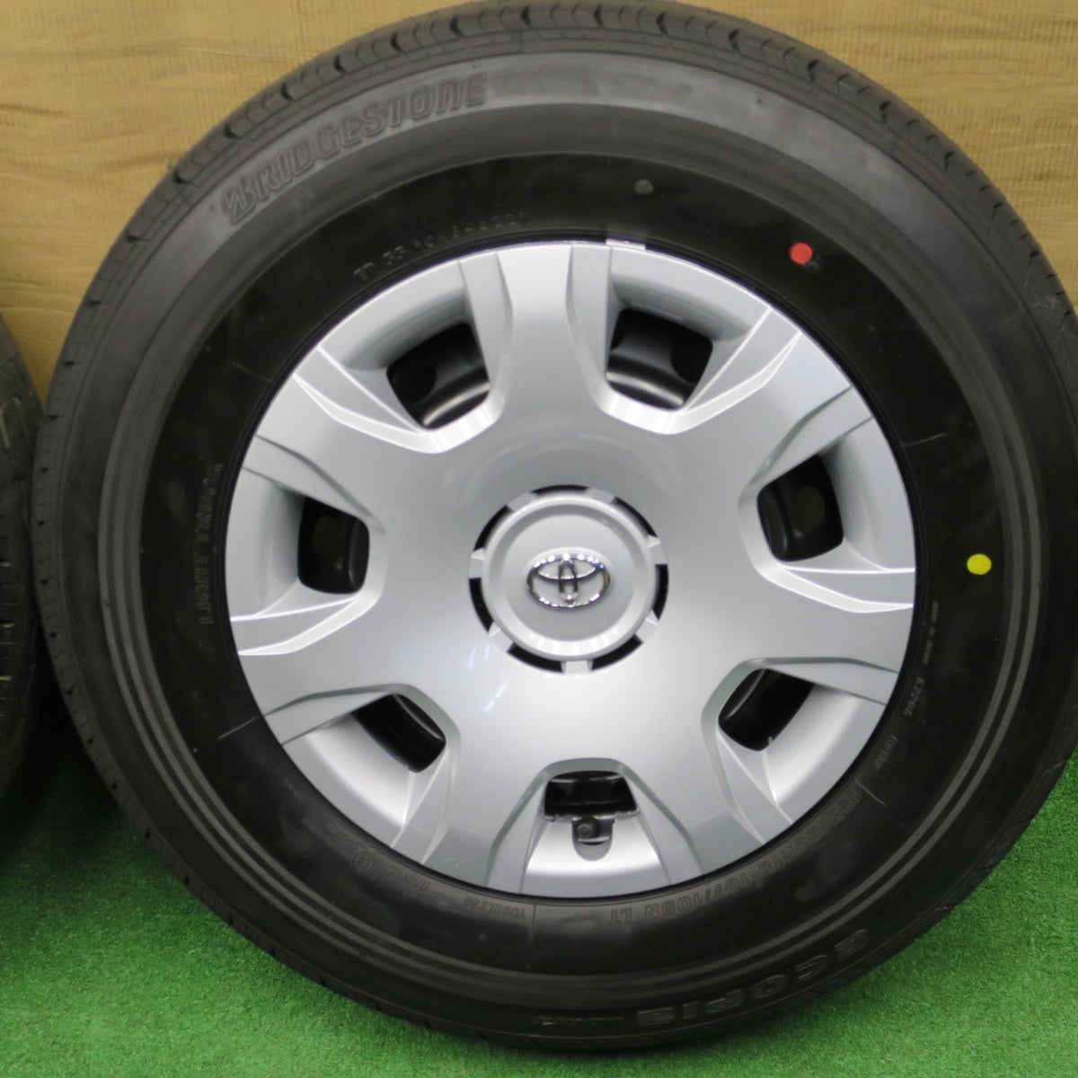 新車外し！22年★トヨタ 200系 ハイエース 純正 スチール 195/80R15 107/105N ブリヂストン エコピア RD613 15インチ PCD139.7/6H★6012203NKノ