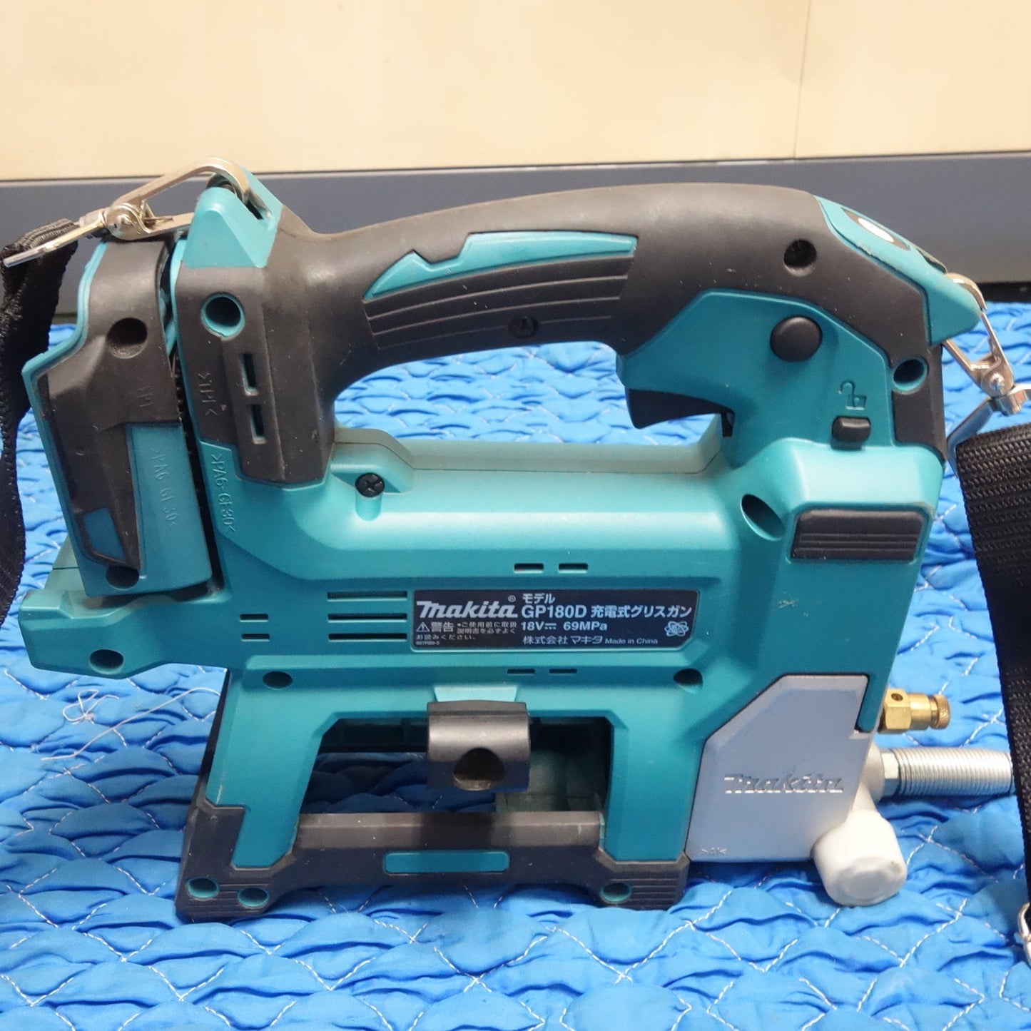 [送料無料] ☆マキタ 充電式 グリス ガン 18V GP180D 本体のみ ケース付き 電動 工具☆