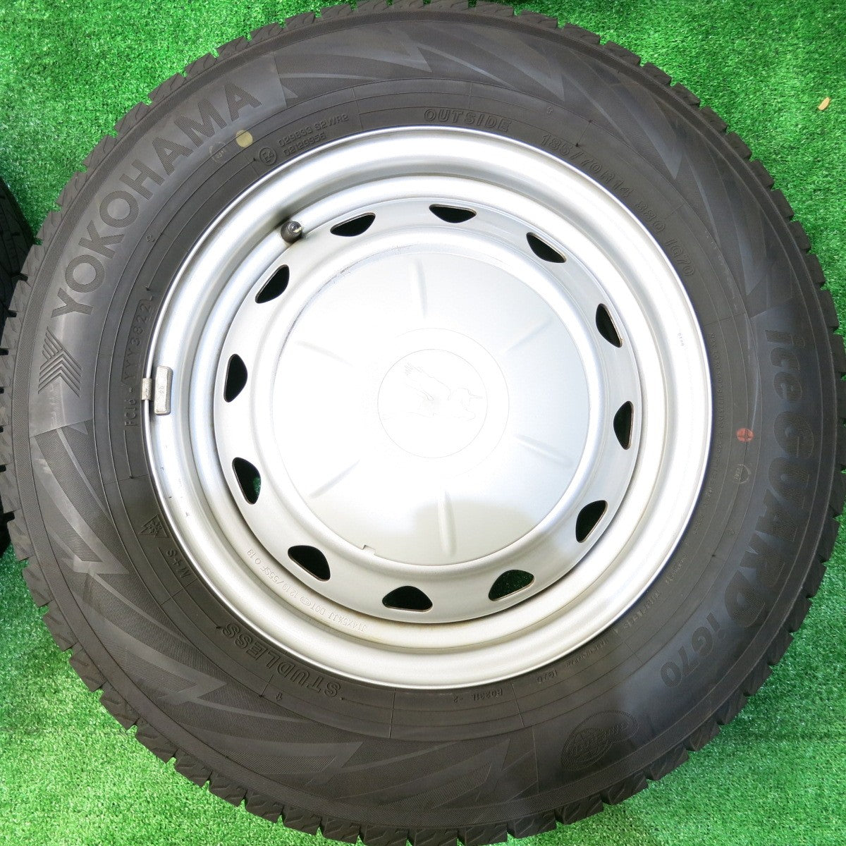 バリ溝！22年！8.5分★スタッドレス 185/70R14 ヨコハマ アイスガード iG70 Carrowin スチール ホイール 14インチ PCD100 114.3/4H マルチ★5110811HAス