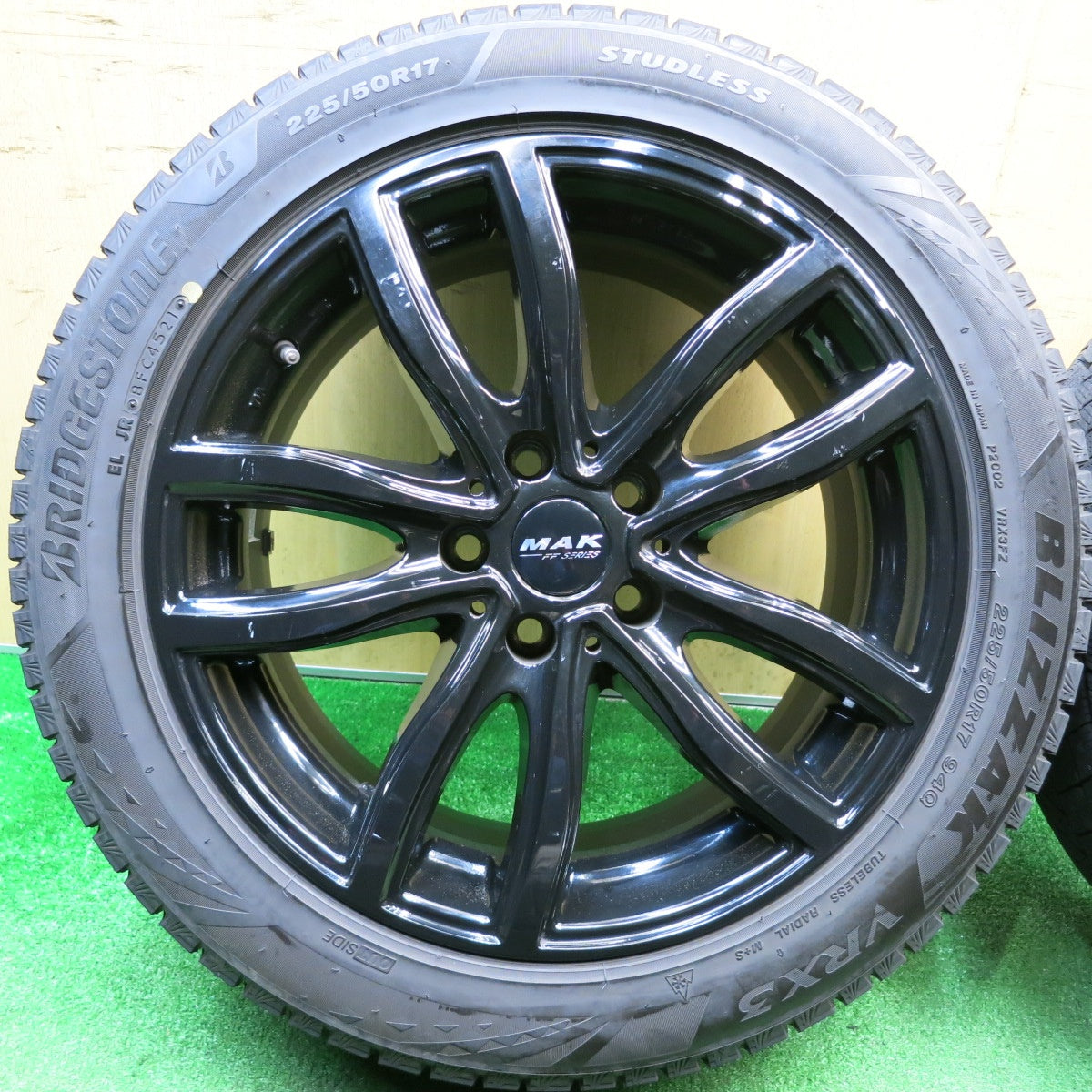 バリ溝！21年！9分★BMW 等 MAK FAHR 225/50R17 スタッドレス ブリヂストン ブリザック VRX3 ファー 17インチ PCD112/5H★5121312HAス