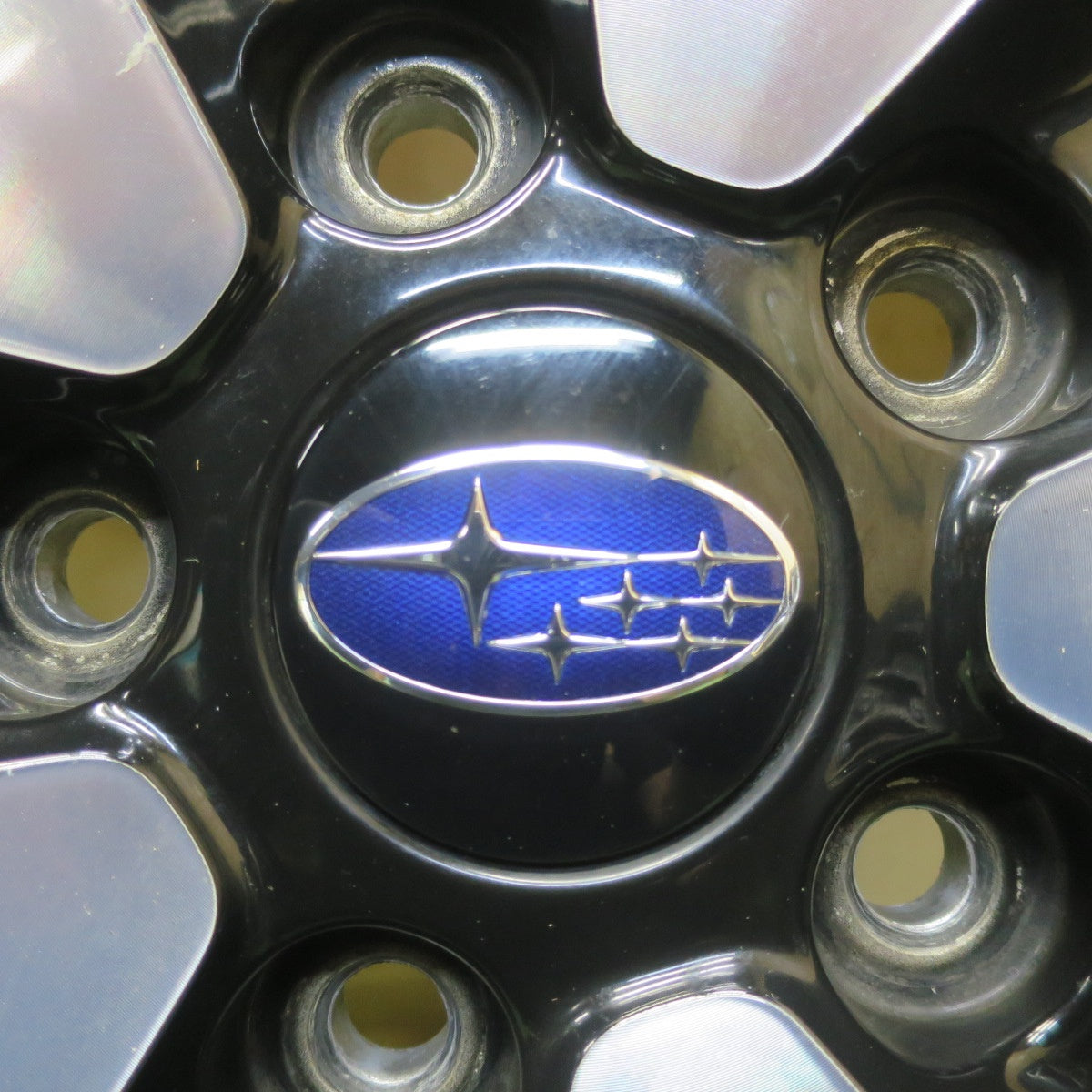超バリ溝！25年！ほぼ10分★スバル レヴォーグ 純正 225/60R17 スタッドレス ヨコハマ アイスガード G075 17インチ PCD114.3/5H★6050407イス