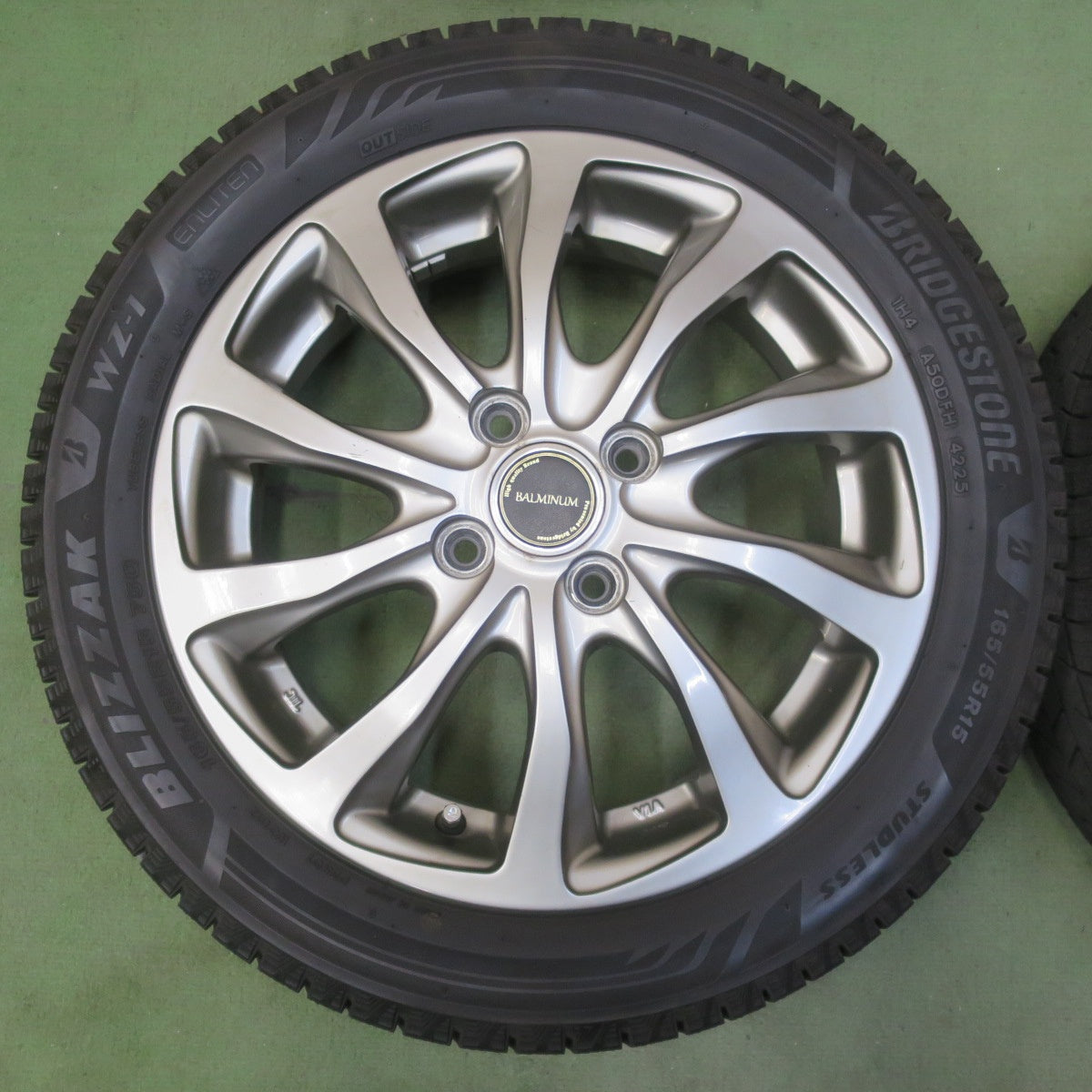 バリ溝！25年！9.5分◎スタッドレス 165/55R15 ブリヂストン ブリザック WZ-1 BALMINUM TR10 バルミナ 15インチ 軽サイズ PCD100/4H◎6100906イス