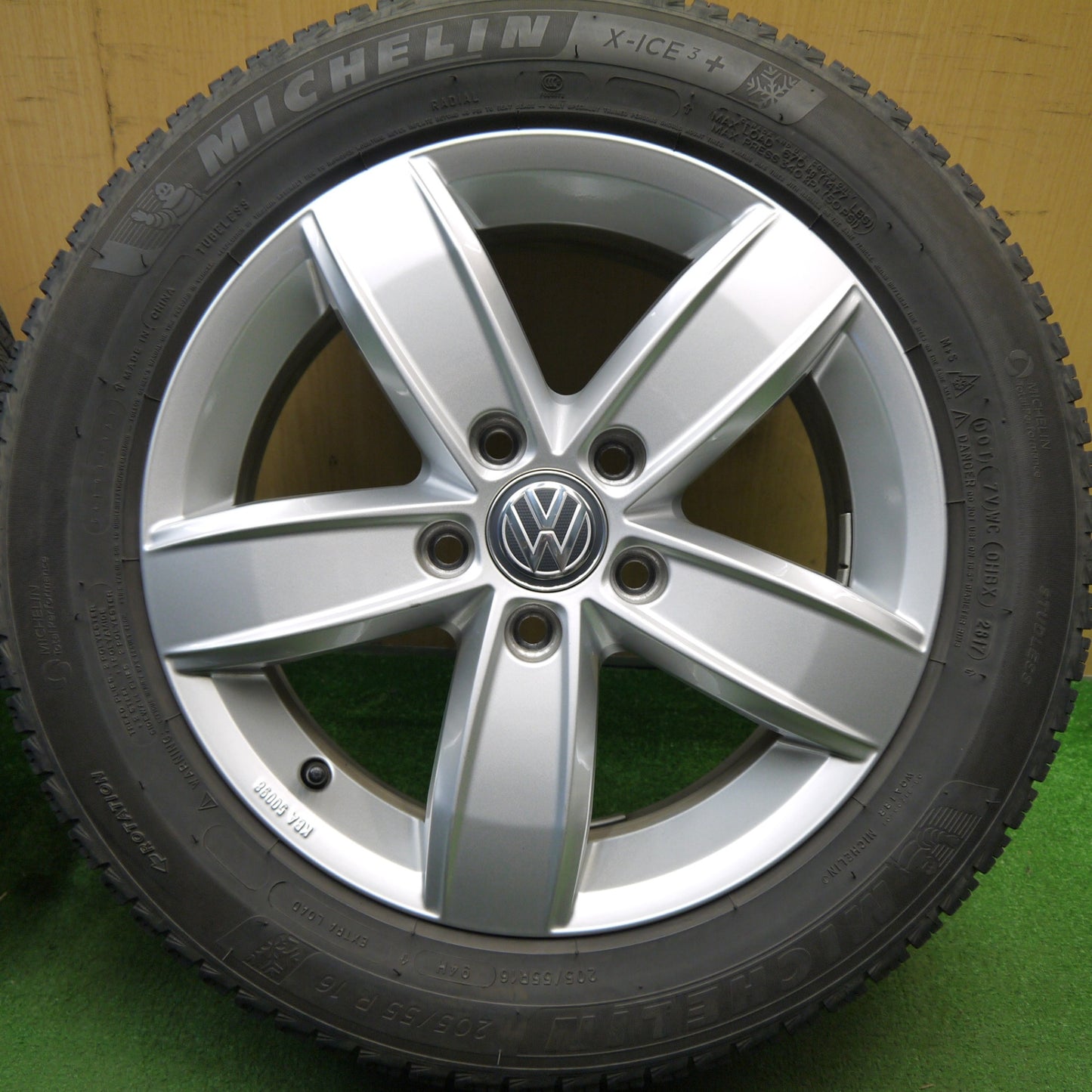 キレイ★ワーゲン ゴルフ 純正 205/55R16 スタッドレス ミシュラン X-ICE3+ 16インチ PCD112/5H★5042207Hス