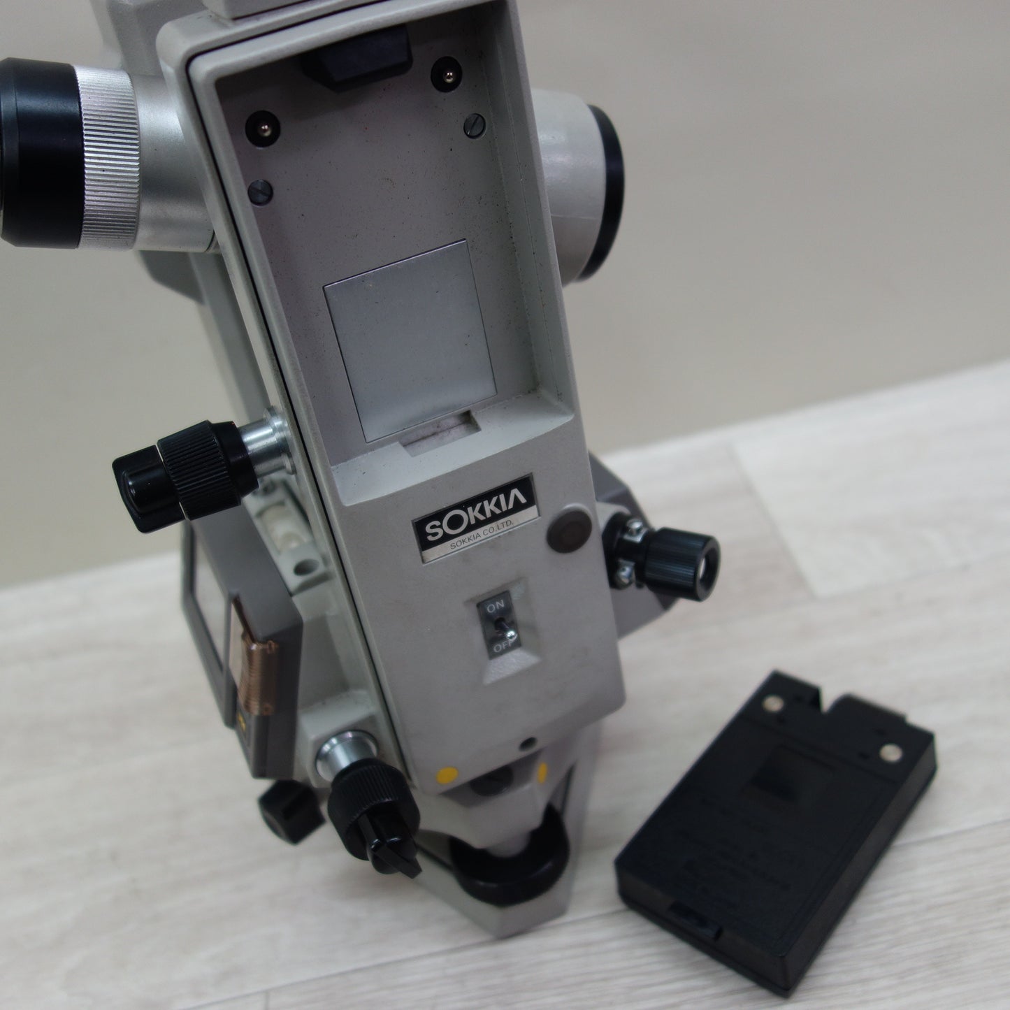 [送料無料] ☆SOKKIA ソキア 電子 デジタル セオドライト DT6S 測定器 ジャンク品☆
