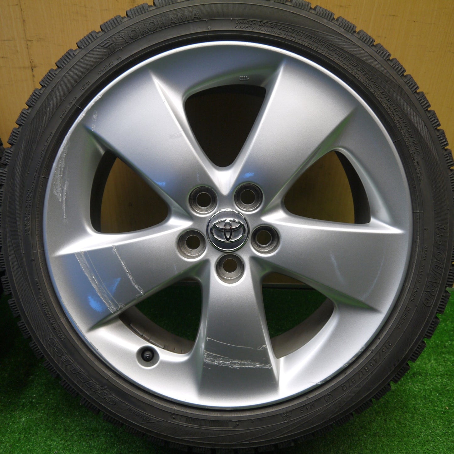 4本価格★トヨタ 30系 プリウス ツーリング 純正 215/45R17 スタッドレス ヨコハマ アイスガード 17インチ PCD100/5H★5102403Hス