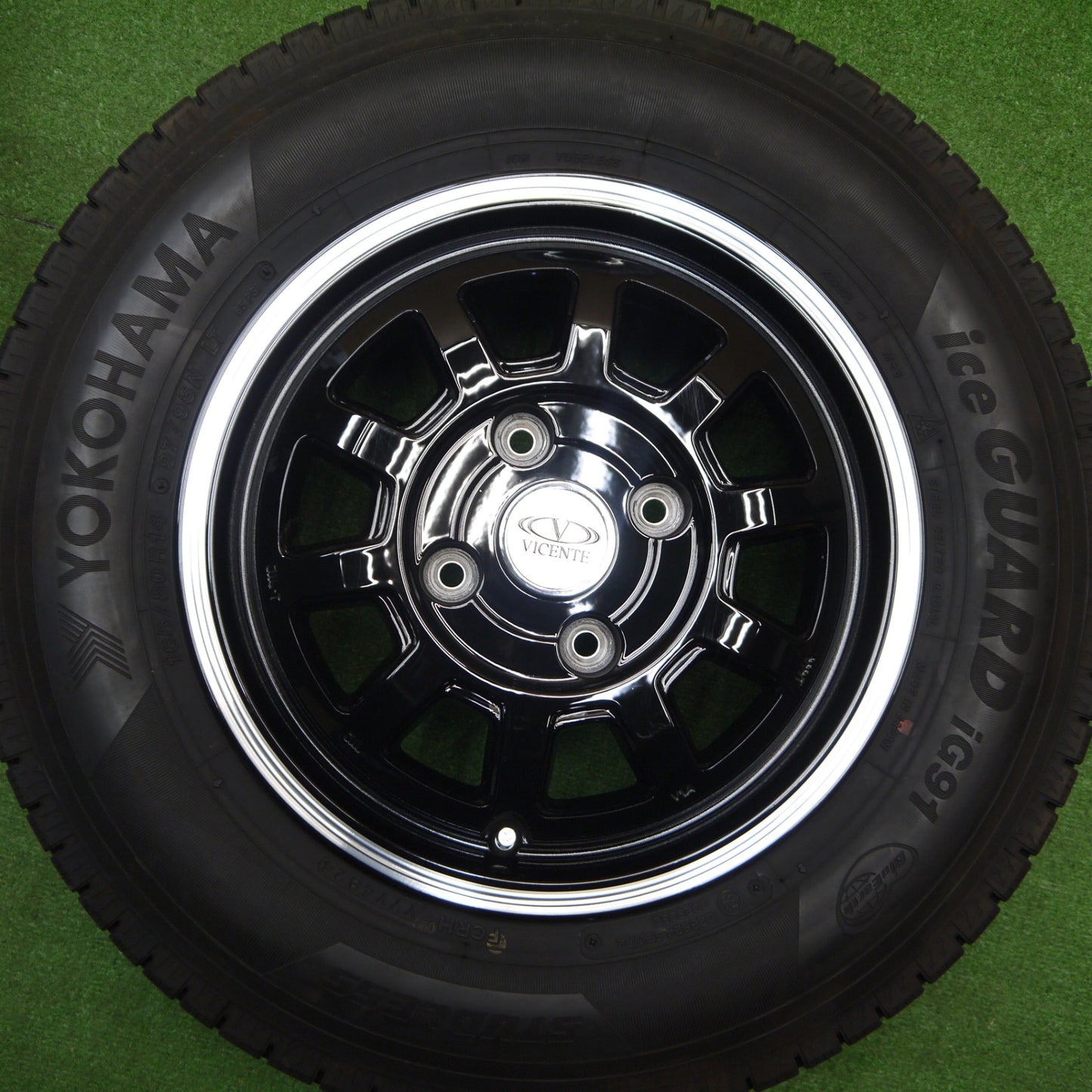 バリ溝！24年！キレイ！9.5分以上★スタッドレス 165/80R14 97/95N ヨコハマ アイスガード iG91 VICENTE-06 ヴィセンテ 14インチ PCD114.3/4H★5112603Hス