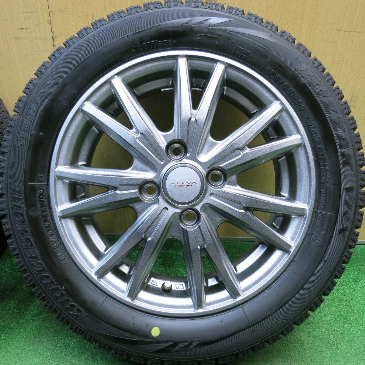 ほぼ未使用！キレイ★スタッドレス 155/65R14 ブリヂストン ブリザック VRX VELVA KEVIN ヴェルヴァ ケヴィン 14インチ PCD100/4H★6041210HAス