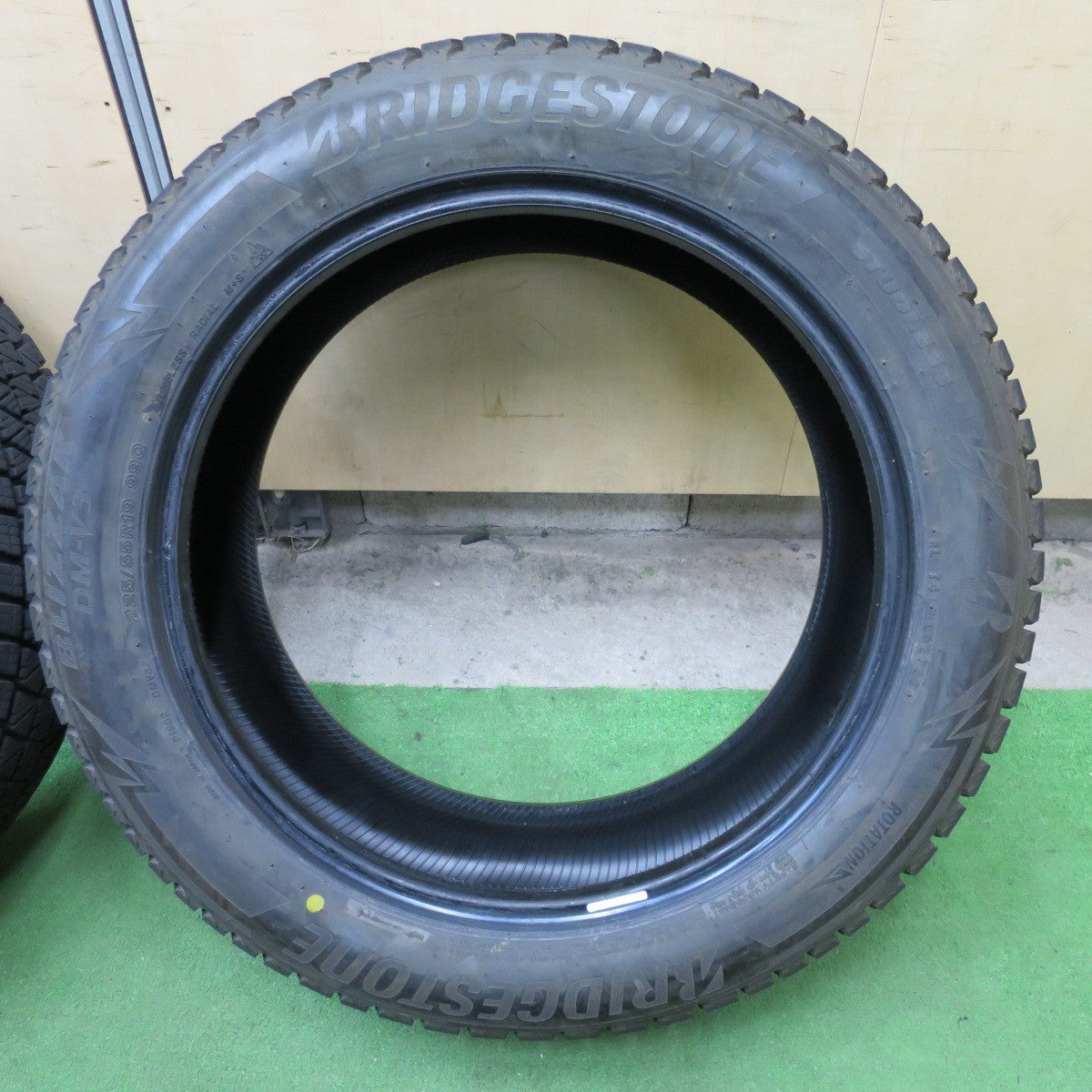 バリ溝！23年！9.5分以上★スタッドレス 225/55R19 ブリヂストン ブリザック DM-V3 タイヤ 19インチ ハリアー クラウンクロスオーバー 等★6021602NGスタ