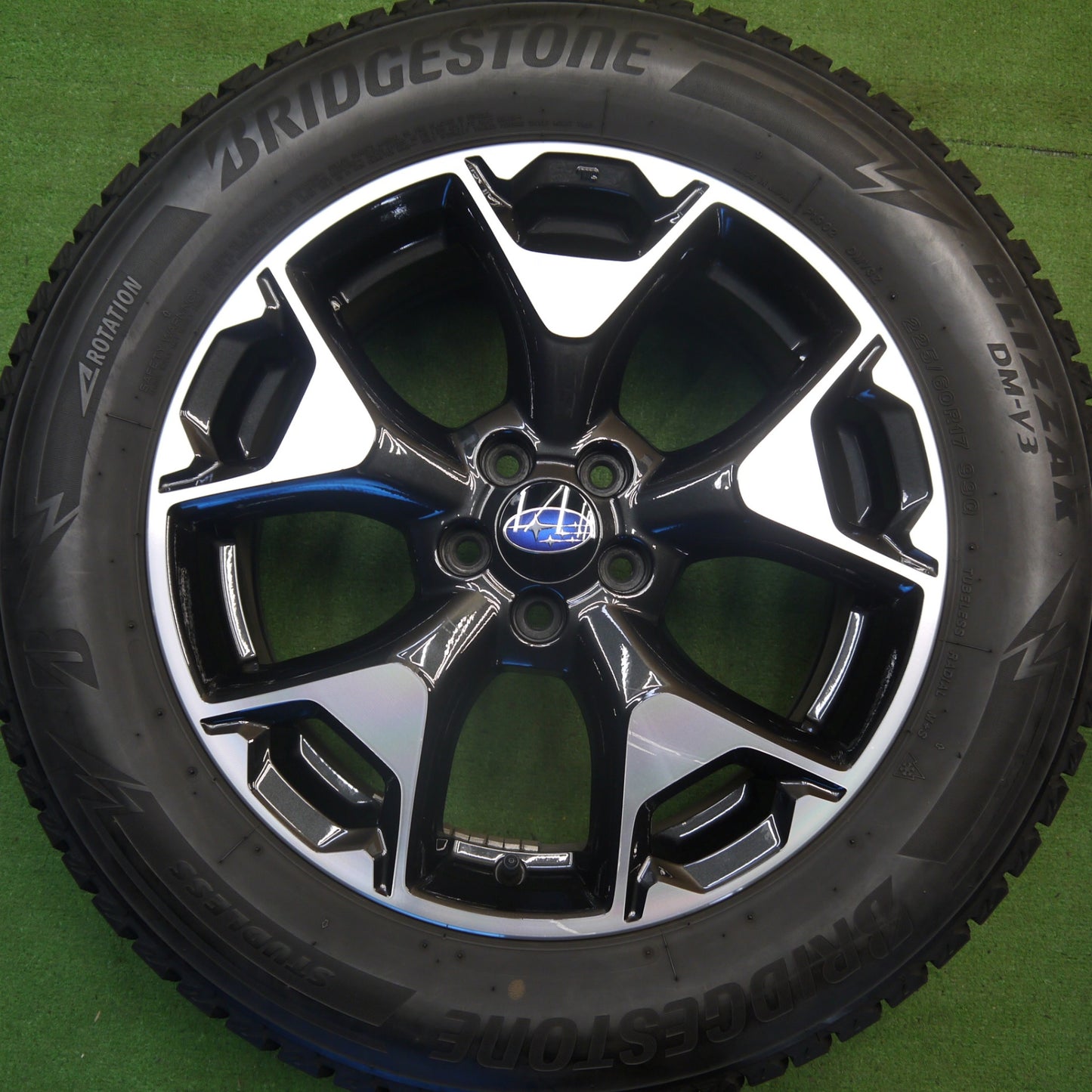 バリ溝！キレイ！9分★スバル XV 純正 225/60R17 スタッドレス ブリヂストン ブリザック DM-V3 17インチ PCD100/5H★6040608Hス