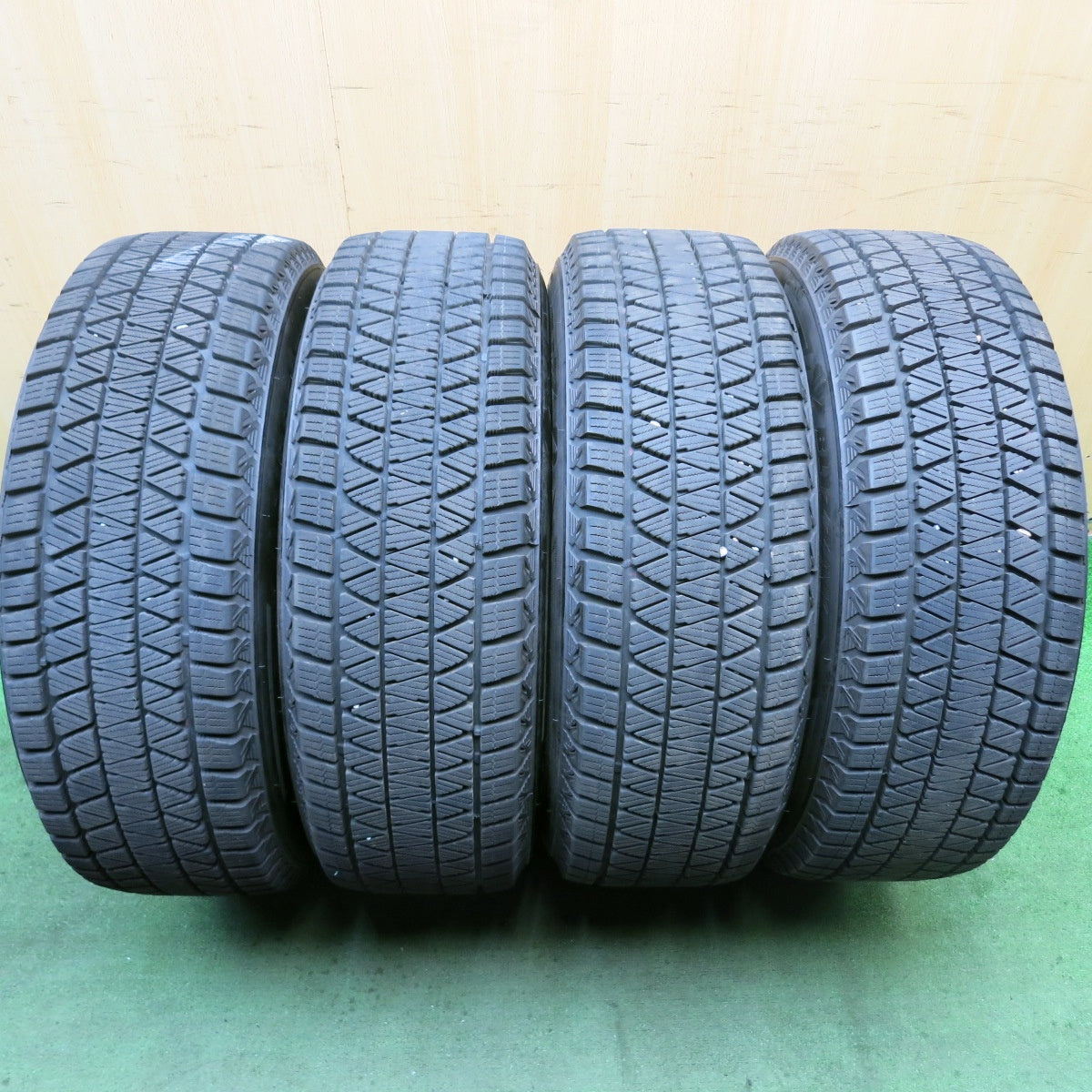 バリ溝！22年！キレイ！9.5分★スタッドレス 225/65R17 ブリヂストン ブリザック DM-V3 BALMINUM バルミナ 17インチ PCD114.3/5H★5081001HAス