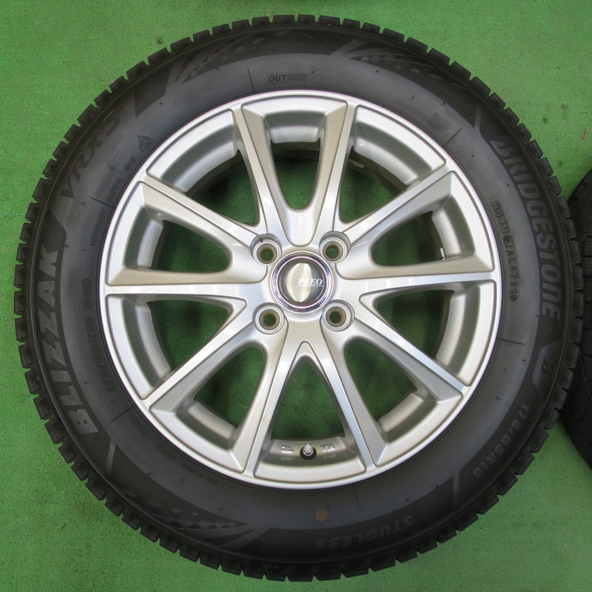 *送料無料* バリ溝！22年！キレイ！ほぼ10分★スタッドレス 175/65R15 ブリヂストン ブリザック VRX3 PREO プレオ 15インチ PCD100/4H★4090806イス