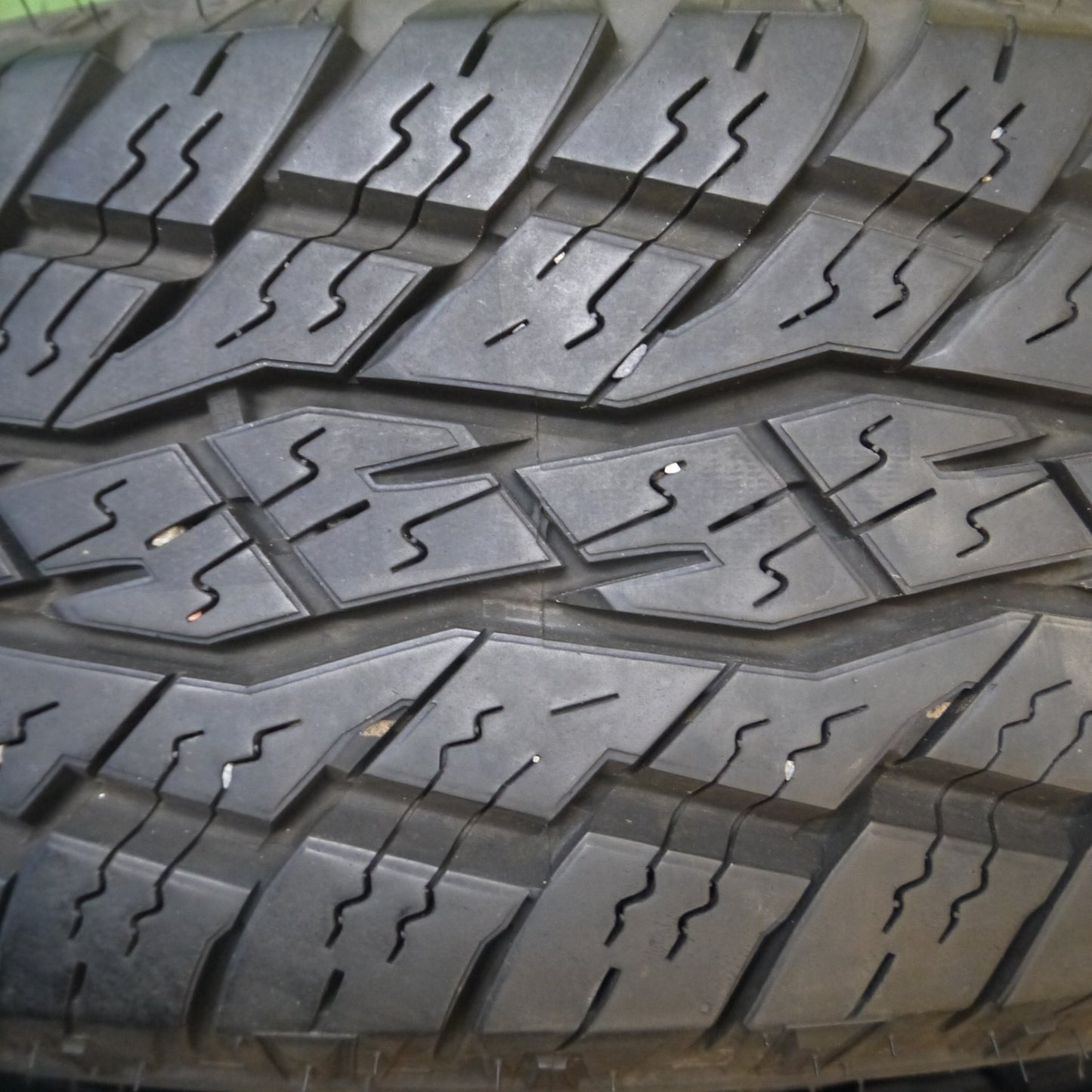 [送料無料] バリ溝！23年！キレイ！9.5分★WORK Crossover Racing Gear CRAG CKV 195/65R16 トーヨー オープンカントリー A/T EX ホワイトレター ワーク PCD100/4H★5020404Hノ
