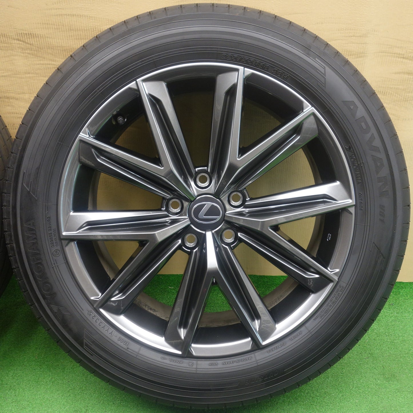 ほぼ新車外し！25年◎レクサス LBX 純正 225/55R18 ヨコハマ アドバン V61 18インチ PCD114.3/5H◎6071301KTノ