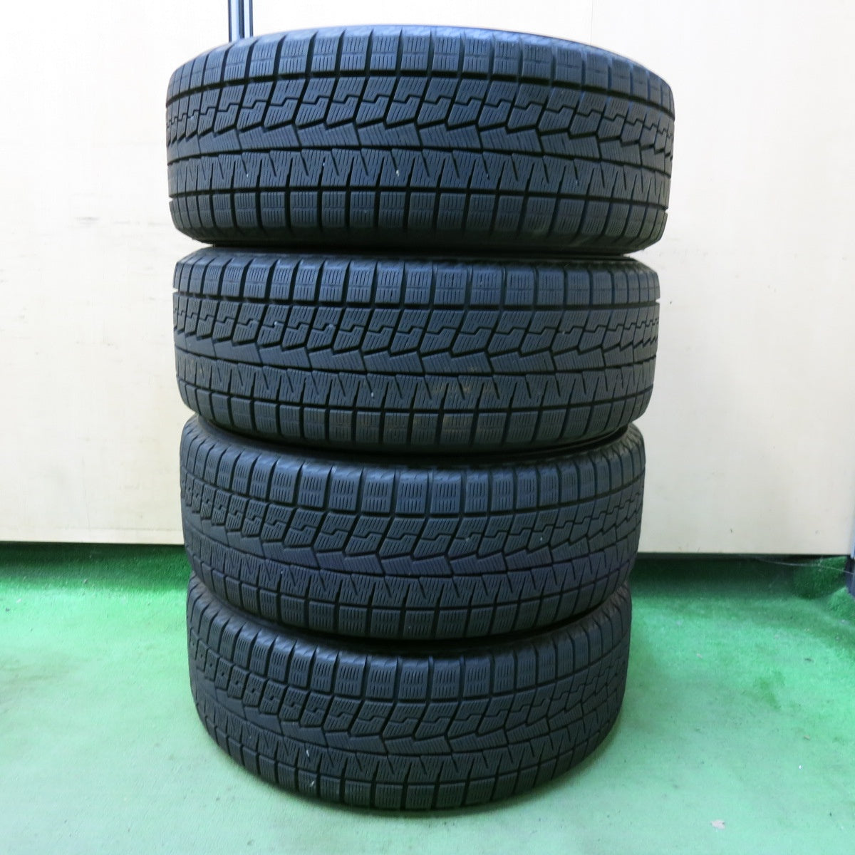 バリ溝！23年！キレイ！9.5分★スタッドレス 215/55R17 ヨコハマ アイスガード iG70 G.Speed Gスピード 17インチ PCD114.3/5H★5073009SYス