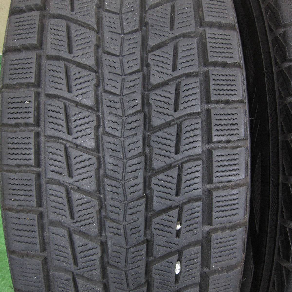 [送料無料] バリ溝！キレイ！9.5分★スタッドレス MAD CROSS 265/60R18 ダンロップ ウインターマックス SJ8 マッドクロス 18インチ PCD139.7/6H★4111807TNス