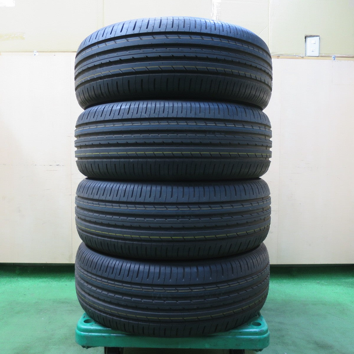 [送料無料] 新車外し！24年★215/55R18 トーヨー プロクセス R56 タイヤ 18インチ CX-30 MX-30 等★5032806イノタ