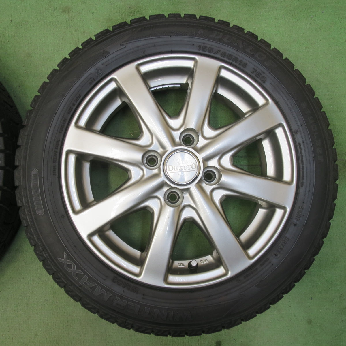 バリ溝！23年！9.5分★スタッドレス 155/65R14 ダンロップ ウインターマックス WM02 DILETTO ディレット 14インチ PCD100/4H★6033011イス