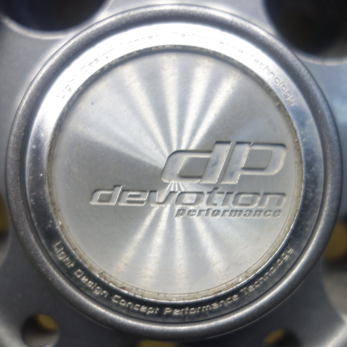 バリ溝！キレイ！8.5分★スタッドレス 215/70R16 ブリヂストン ブリザック DM-V3 dp devotion デボーション 16インチ PCD114.3/5H★6011504KTス
