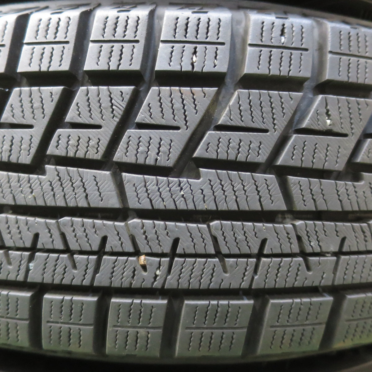 バリ溝！キレイ！9.5分以上★スタッドレス 165/70R14 ヨコハマ アイスガード iG60 Fang ファング 14インチ PCD100/4H★6011604イス