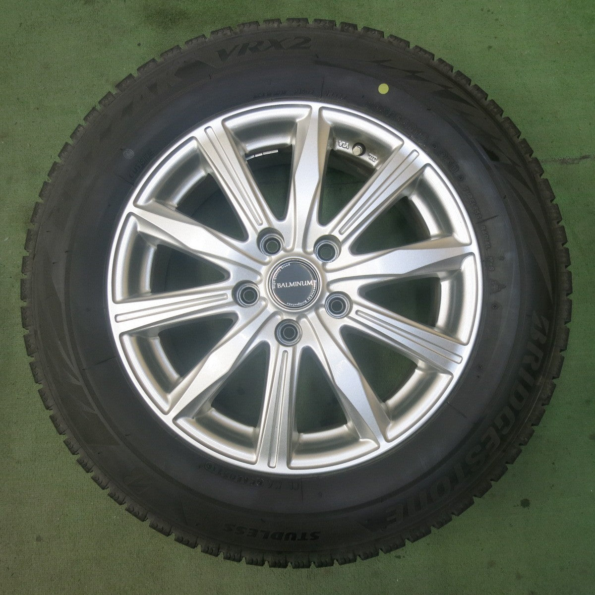 バリ溝！キレイ！9分★スタッドレス 205/65R16 ブリヂストン ブリザック VRX2 BALMINUM KR10 バルミナ 16インチ PCD114.3/5H★6033002SKス