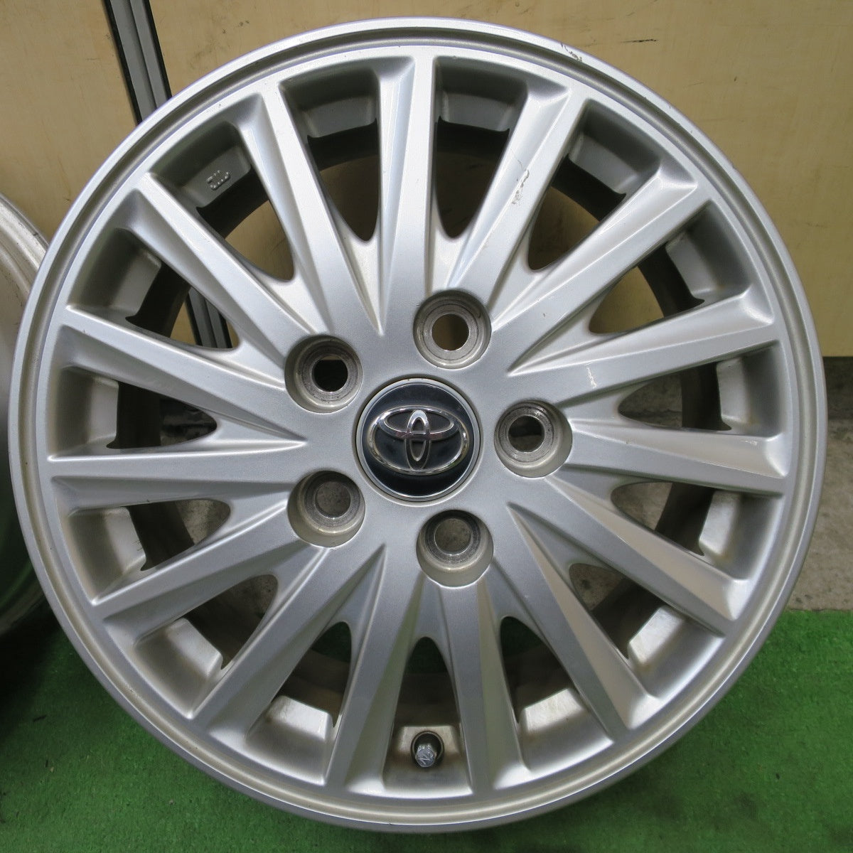 4本価格◎トヨタ 80系 ノア ヴォクシー 純正 ホイール 15インチ 15×6J PCD114.3/5H◎6092101NGホ
