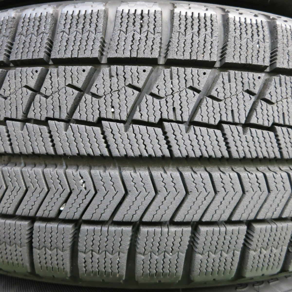 *送料無料* バリ溝！8.5分★ホンダ フィット 純正 スチール 185/60R15 スタッドレス ブリヂストン ブリザック VRX PCD100/4H★4052807イス