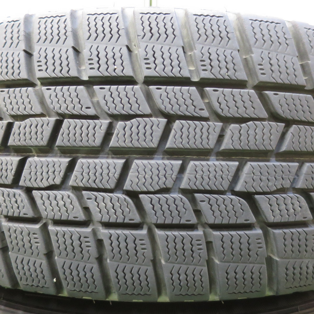 バリ溝！9分★スタッドレス 215/60R17 グッドイヤー アイスナビ6 BALMINUM バルミナ 17インチ PCD114.3/5H★5062003イス