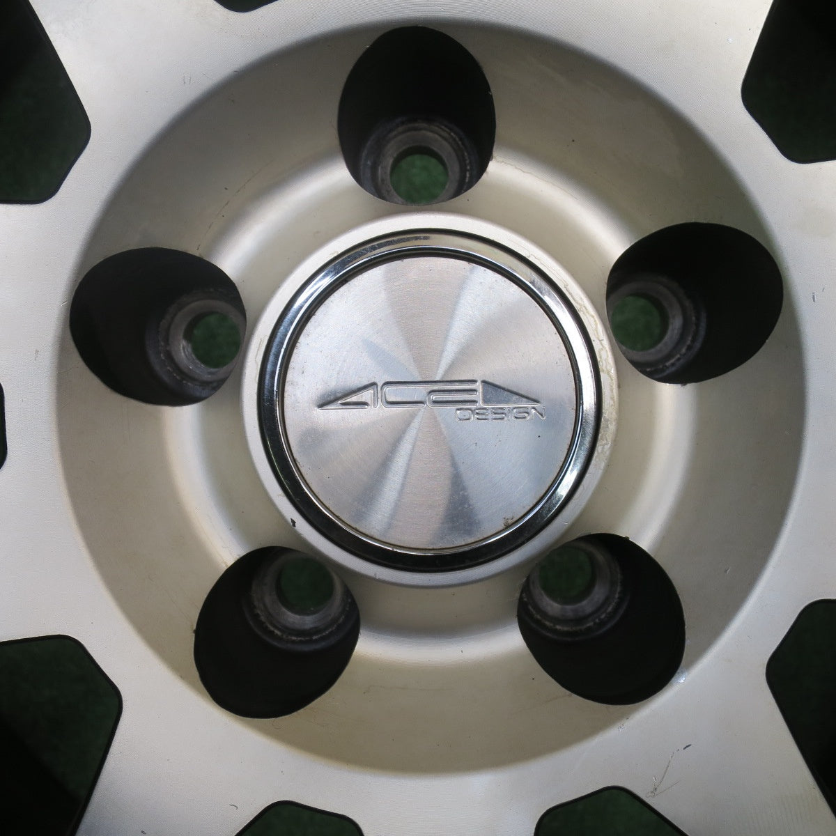 バリ溝！8.5分★アウディ Q5 等 ACE DESIGN 235/60R18 スタッドレス ピレリ アイスアシンメトリコ 18インチ PCD112/5H★5111701NJス