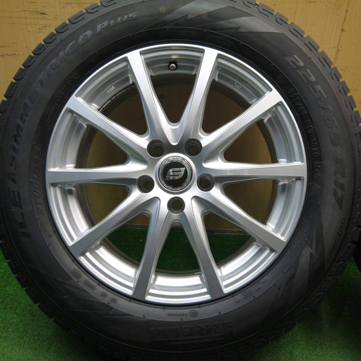 バリ溝！キレイ！8.5分★スタッドレス 225/65R17 ピレリ アイスアシンメトリコ プラス STRANGER ストレンジャー 17インチ PCD114.3/5H★5031208Hス
