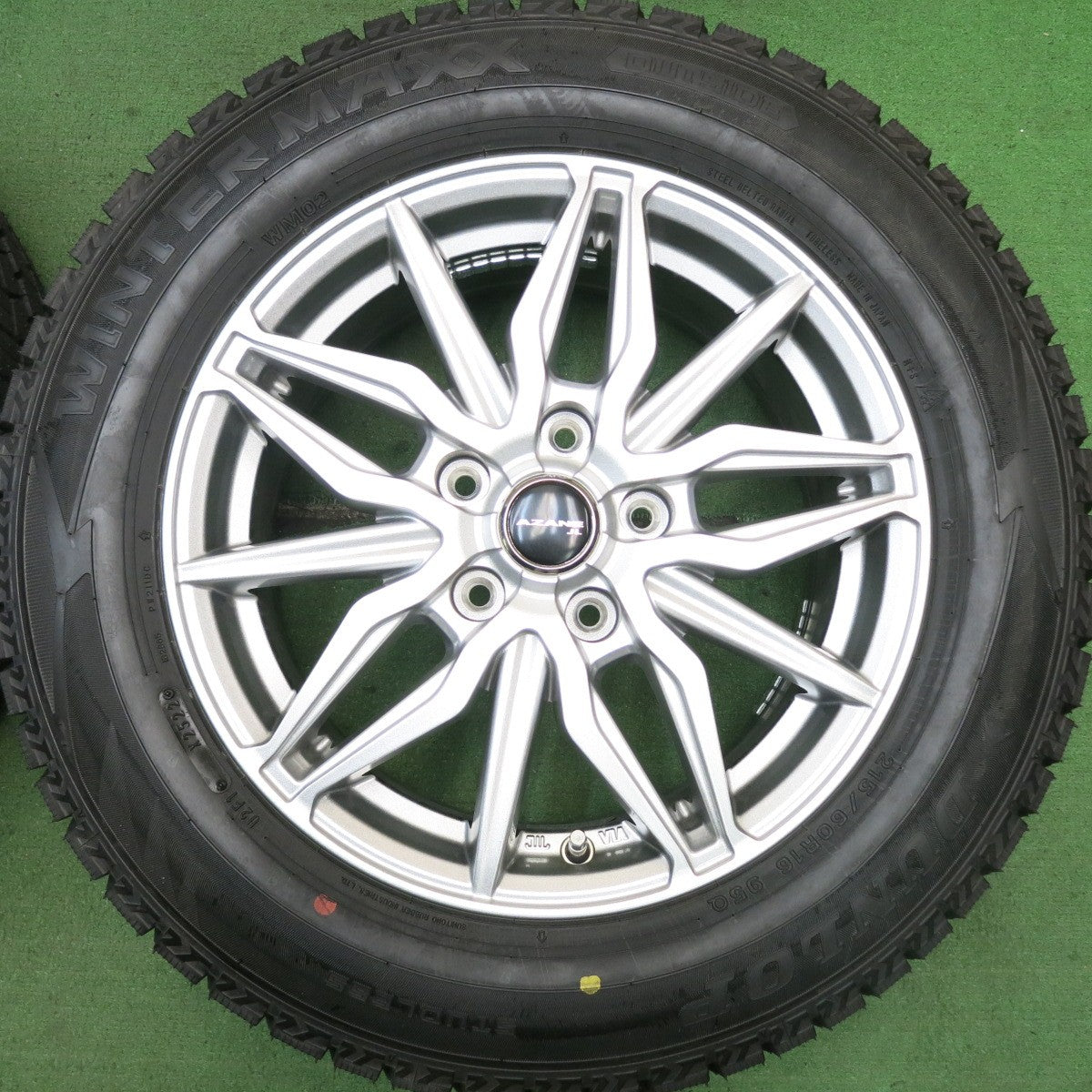 タイヤほぼ未使用！22年！キレイ★スタッドレス 215/60R16 ダンロップ ウインターマックス WM02 AZANE JL アザーネ 16インチ PCD114.3/5H★5071906HAス