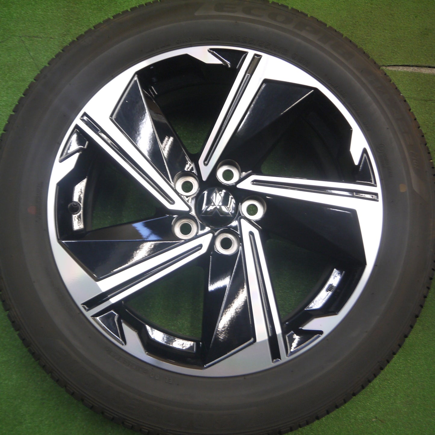 [送料無料] バリ溝！23年！キレイ！9.5分★三菱 エクリプス クロス PHEV 純正 225/55R18 ブリヂストン エコピア H/L 422 プラス 18インチ PCD114.3/5H★5020515Hノ