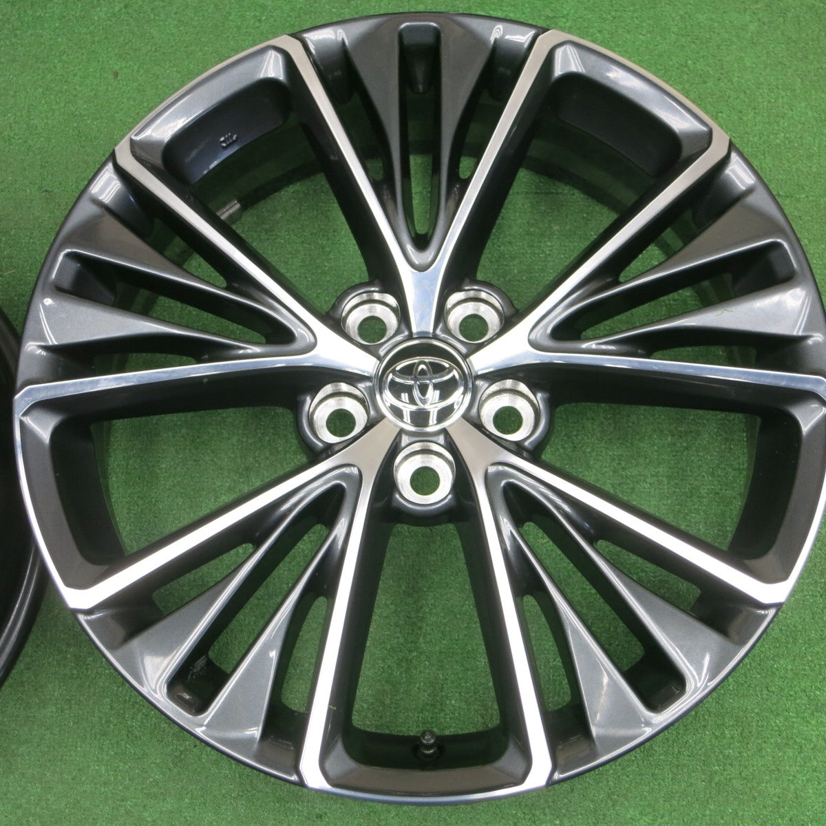 新車外し★トヨタ 60系 プリウス Zグレード 純正 ホイール 19インチ 19×6.5J PCD114.3/5H★6021502NKホ