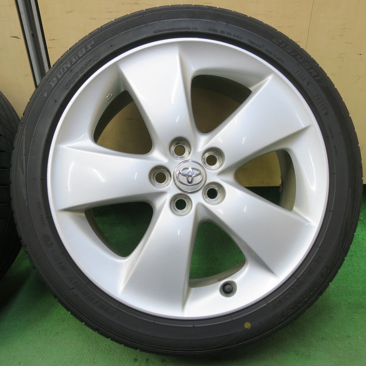 [送料無料] バリ溝！8.5分★トヨタ 30系 プリウス S G ツーリング 純正 215/45R17 ダンロップ ルマン5 17インチ PCD100/5H★5040713イノ