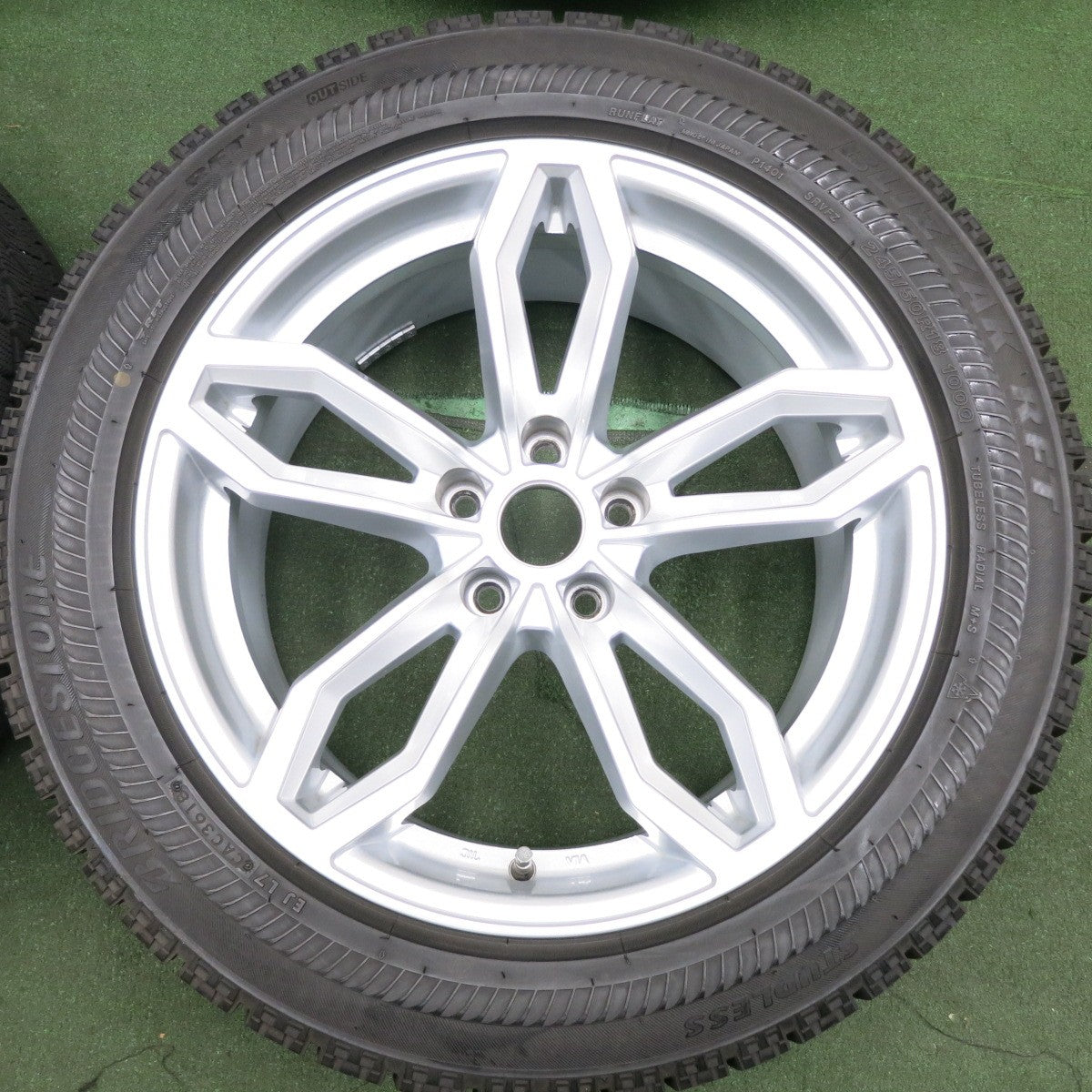 *送料無料* バリ溝！キレイ！9.5分★ベンツ 等 AGA TAS 245/50R18 スタッドレス ブリヂストン ブリザック RFT 18インチ PCD112/5H★4053103HAス