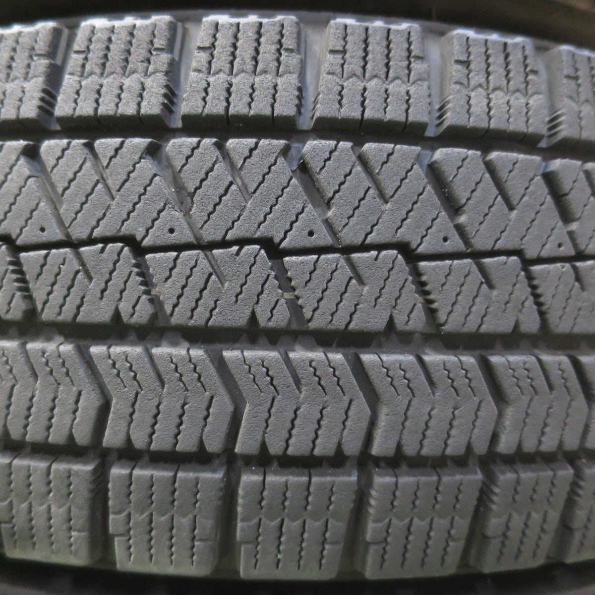 キレイ◎スタッドレス 165/65R14 ブリヂストン ブリザック VRX2 DEBOR 社外 アルミ 14インチ 軽サイズ PCD100/4H◎6072610イス