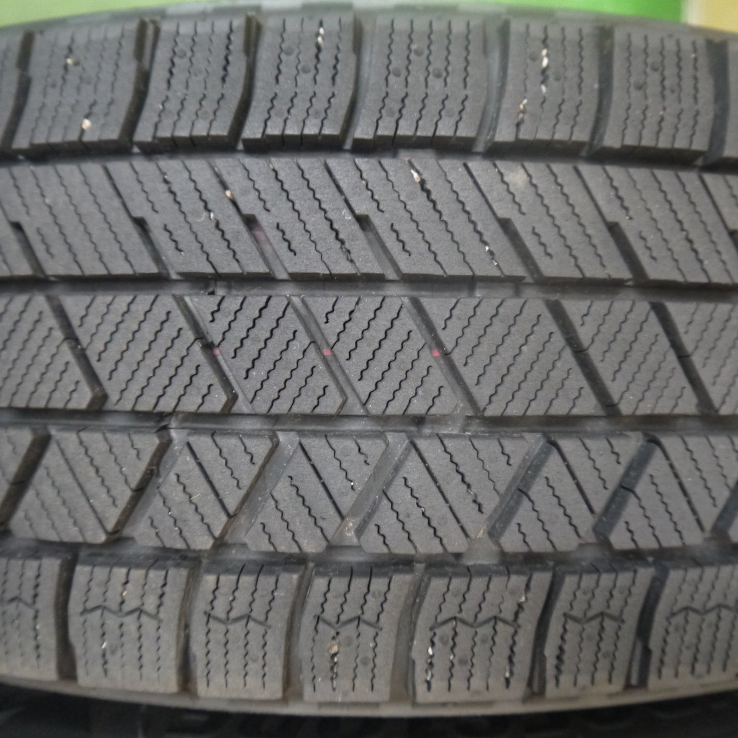 バリ溝！23年！キレイ！9.5分★MINI ミニ クーパー F56 純正 175/65R15 スタッドレス ブリヂストン ブリザック VRX3 15インチ PCD112/5H★5092202Hス