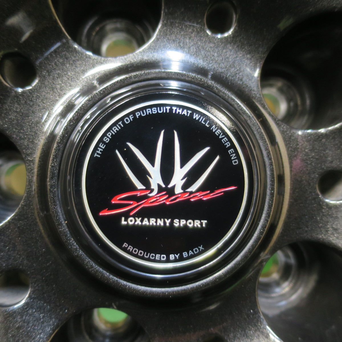 バリ溝！22年！キレイ！9.5分★LOXARNY SPORT BADX 215/55R17 スタッドレス グッドイヤー アイスナビ7 ロクサーニ スポーツ 17インチ PCD114.3/5H★5122307イス