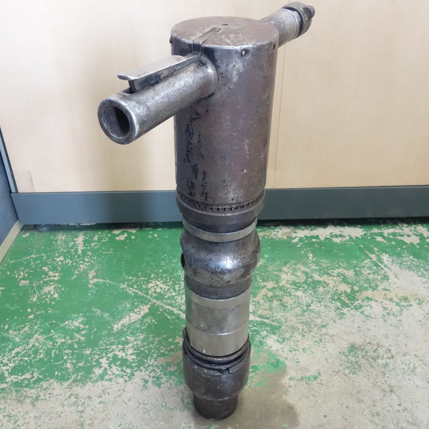 [送料無料] ☆東空 TOKU エアー式 コンクリート ブレーカー TCB型 TCB-300 ハツリ☆