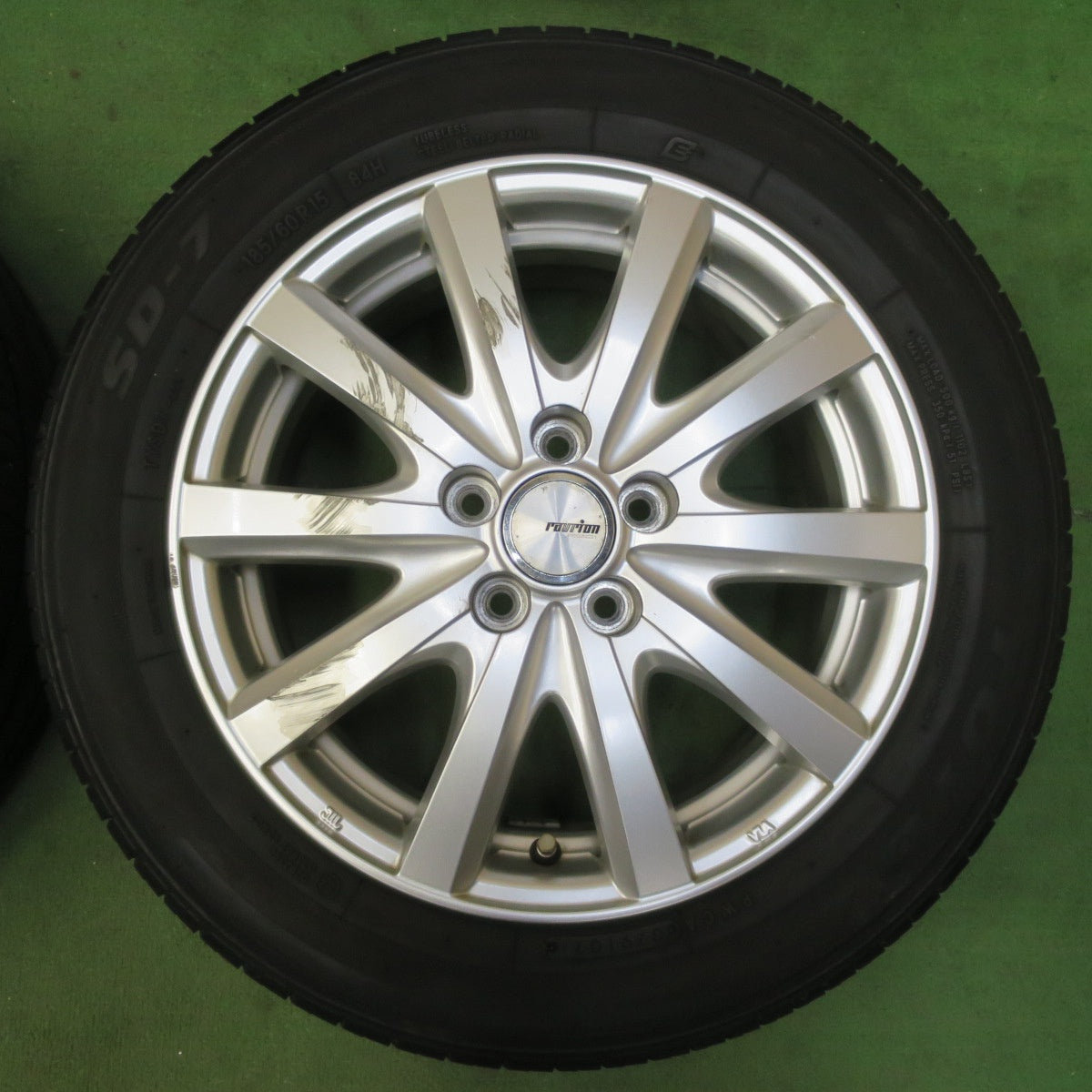 キレイ！21年★シエンタ 等 185/60R15 トーヨー SD-7 ravrion RS01 ラブリオン 15インチ PCD100/5H★5080407イノ