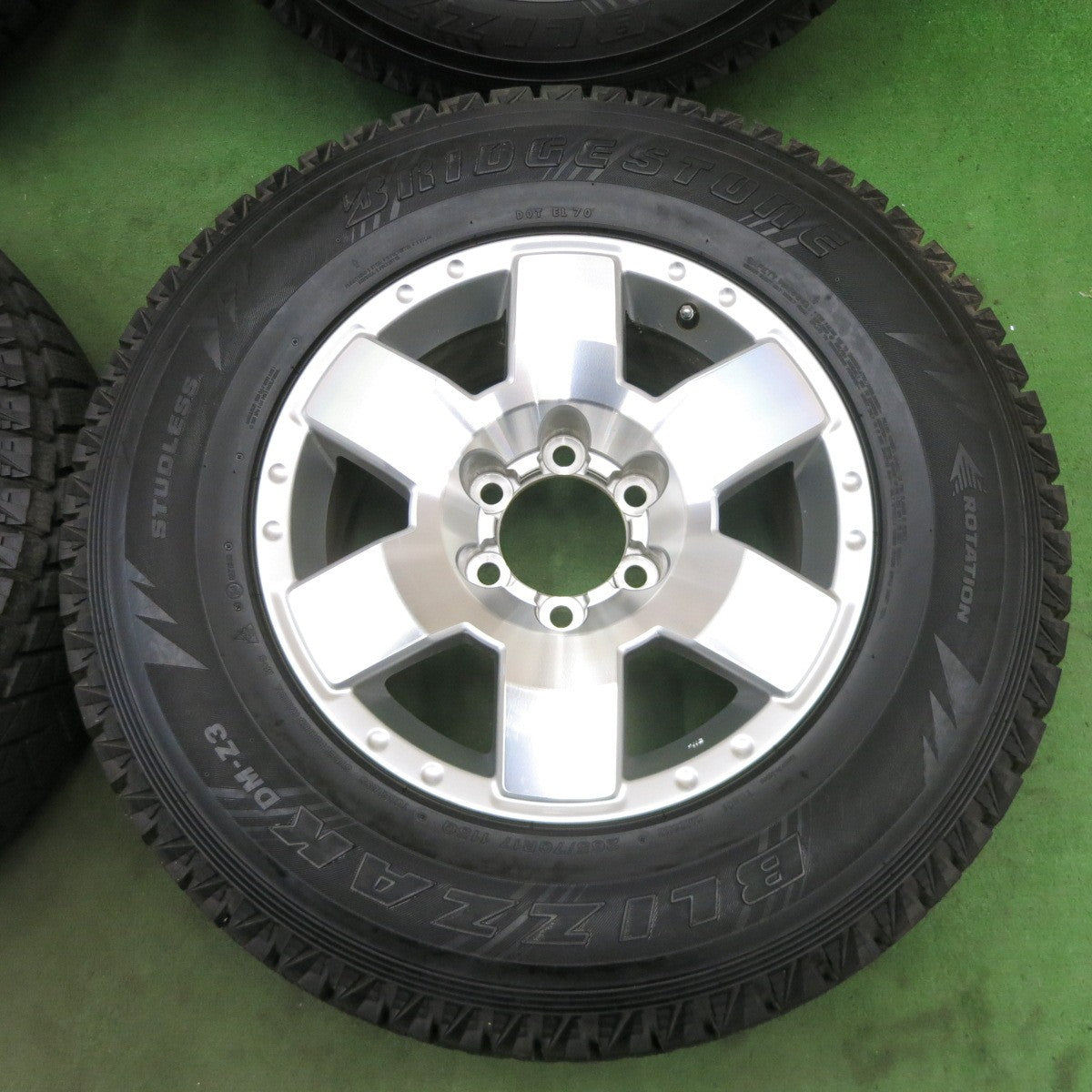 バリ溝！ほぼ10分★トヨタ FJクルーザー 純正 265/70R17 スタッドレス ブリヂストン ブリザック DM-Z3 17インチ PCD139.7/6H★6012804ナス