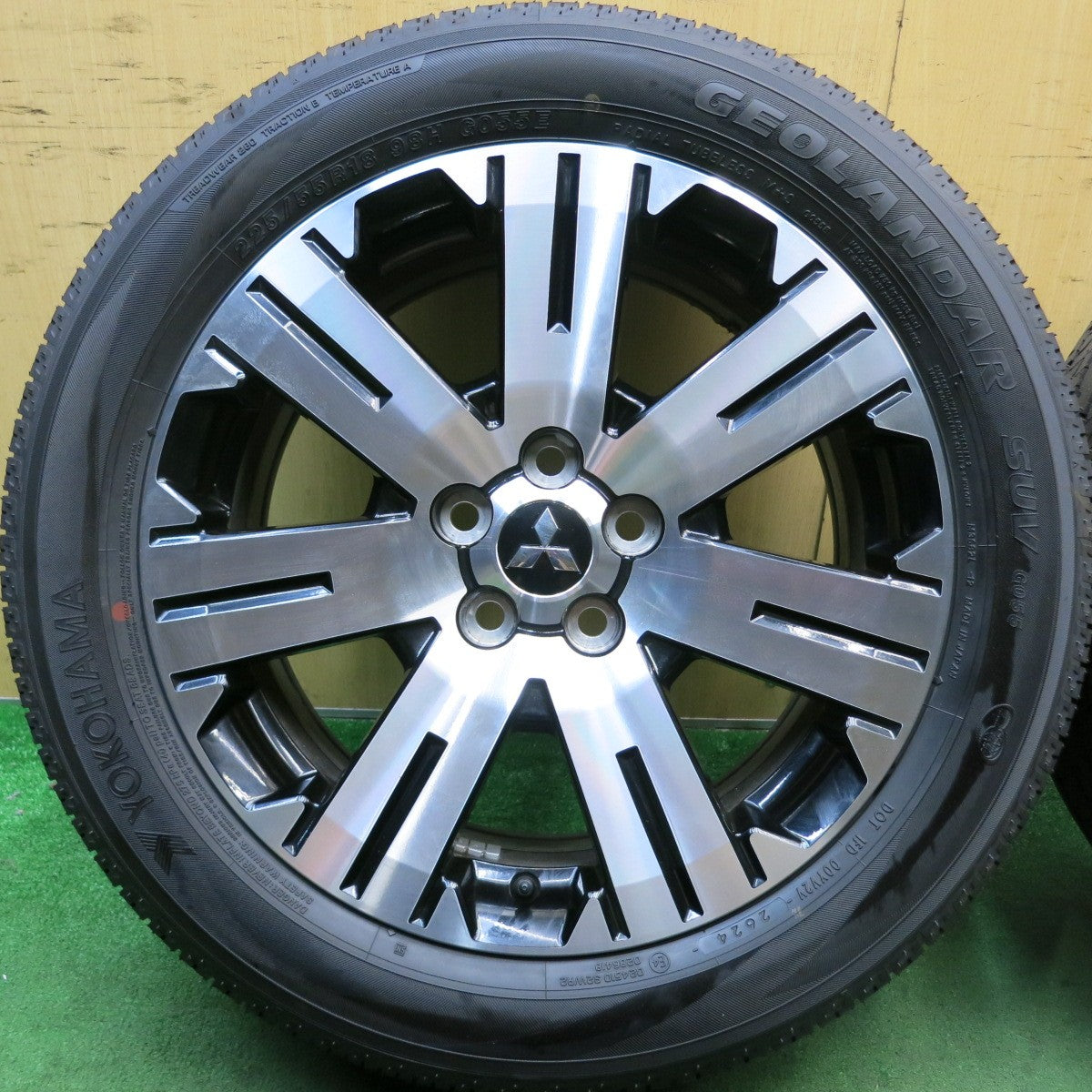 新車外し！24年★三菱 デリカ D:5 純正 225/55R18 ヨコハマ ジオランダー SUV G055 G055E 18インチ D5 PCD114.3/5H★5092005HAノ