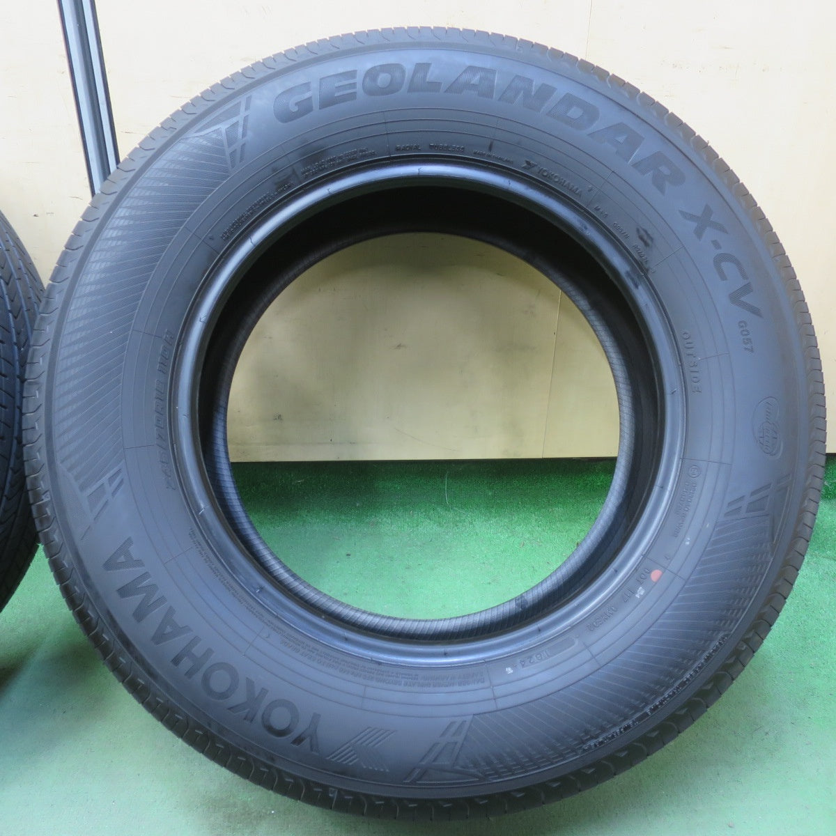 バリ溝！24年！8.5分★245/70R18 ヨコハマ ジオランダー X-CV G057 G057N タイヤ 18インチ ランクル 250 等★6051811イノタ
