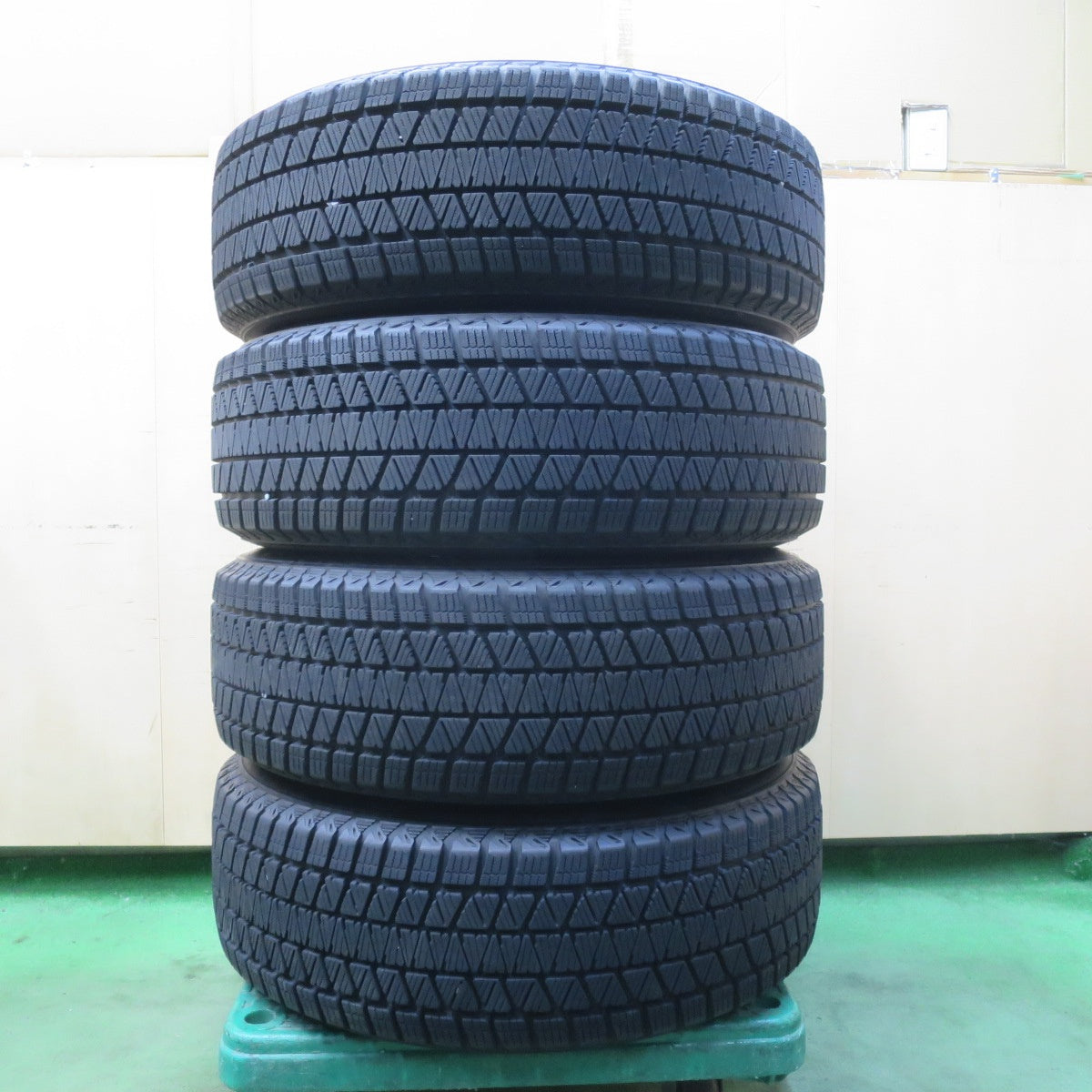 バリ溝！キレイ！9.5分★マツダ CX-5 純正 225/65R17 スタッドレス ブリヂストン ブリザック DM-V3 CX5 17インチ PCD114.3/5H★6021703イス