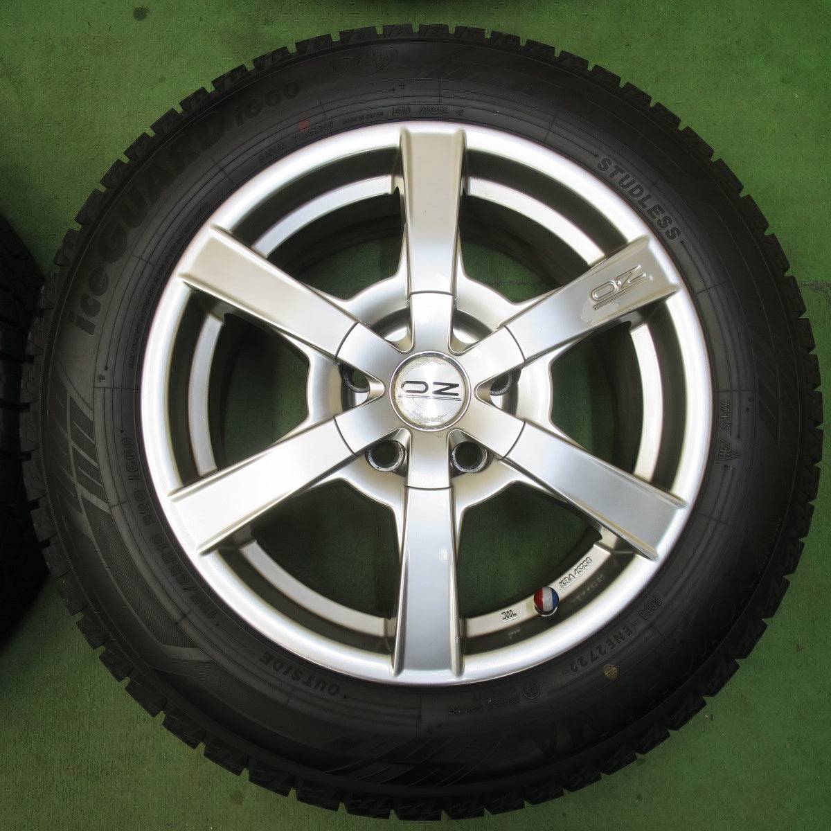 バリ溝！22年！9.5分★O・Z Gemini 195/65R16 スタッドレス ヨコハマ アイスガード iG60 OZ ジェミニ 16インチ PCD114.3/5H★5122702イス