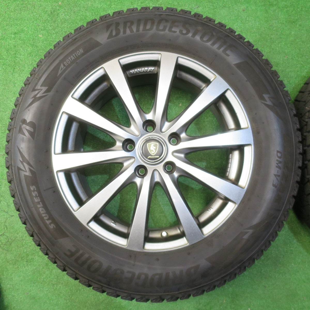バリ溝！22年！キレイ！9.5分★スタッドレス 225/65R17 ブリヂストン ブリザック DM-V3 MANARAY SPORT マナレイ スポーツ 17インチ PCD114.3/5H★6050601NJス