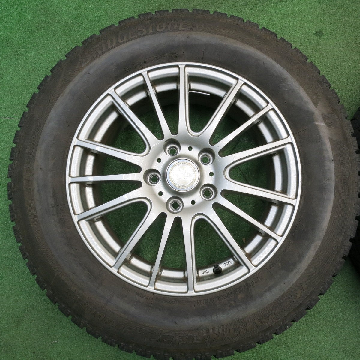 バリ溝！キレイ！8.5分★スタッドレス 215/65R16 ブリヂストン アイスパートナー2 ravrion Selzer ラブリオン 16インチ PCD114.3/5H★5050705NJス