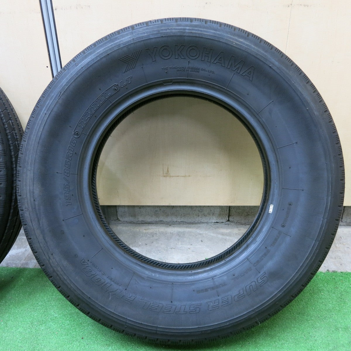 *送料無料* 4本価格！20年★トラック タイヤ 195/85R16 114/112L ヨコハマ SUPER STEEL RY108A 16インチ★4060403ナノタ