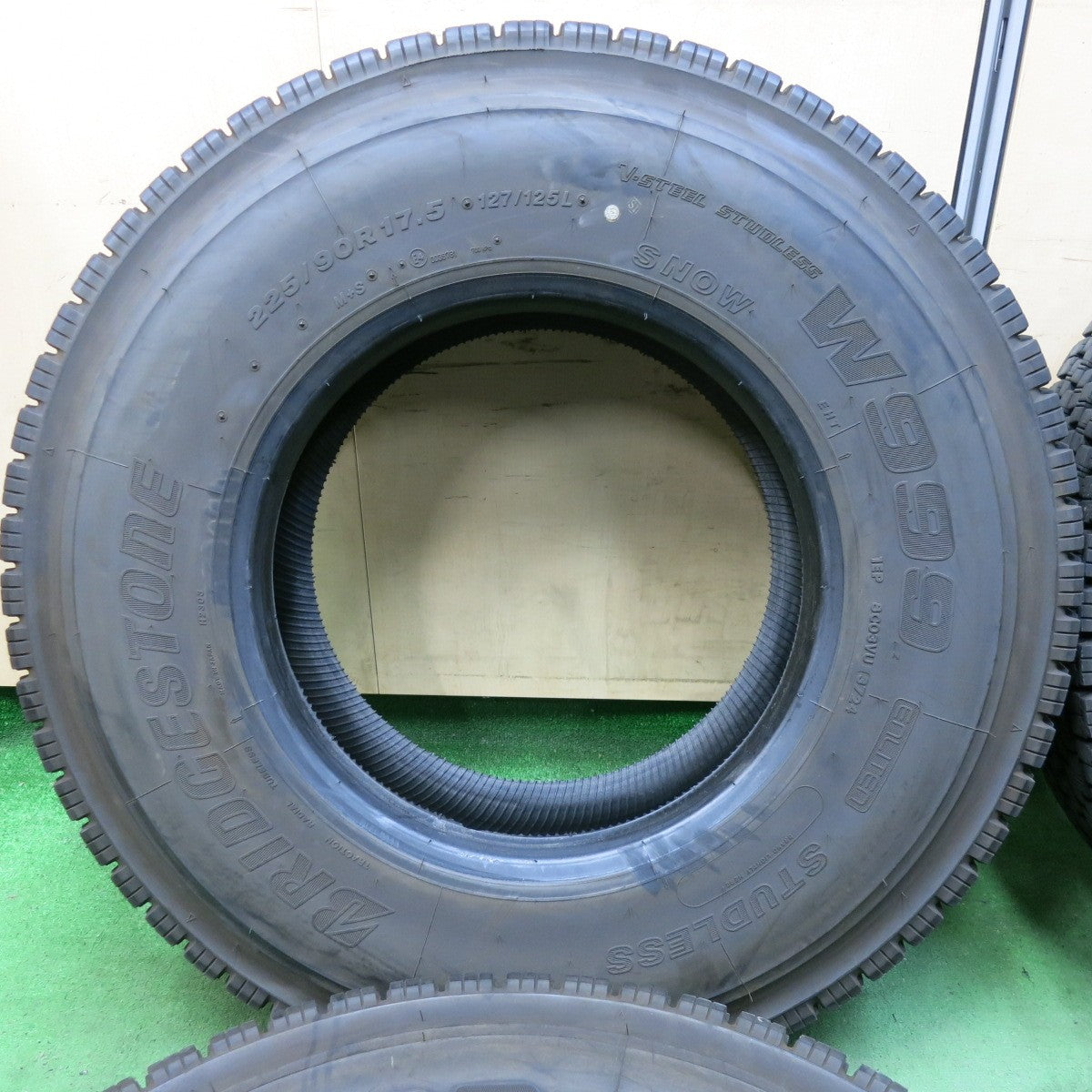 バリ溝！24年！9分！6本★トラック タイヤ 225/90R17.5 127/125L スタッドレス ブリヂストン W999 17.5インチ★5053009SYスタ